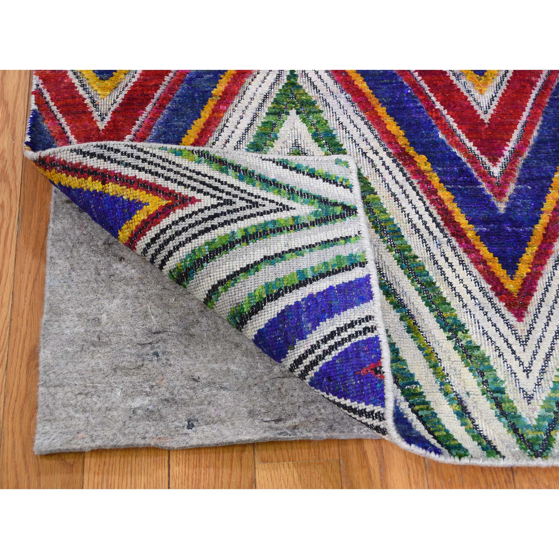 6-x9- Chevron Design Sari Silk with Textured Wool Hand-Knotted Oriental Rug 