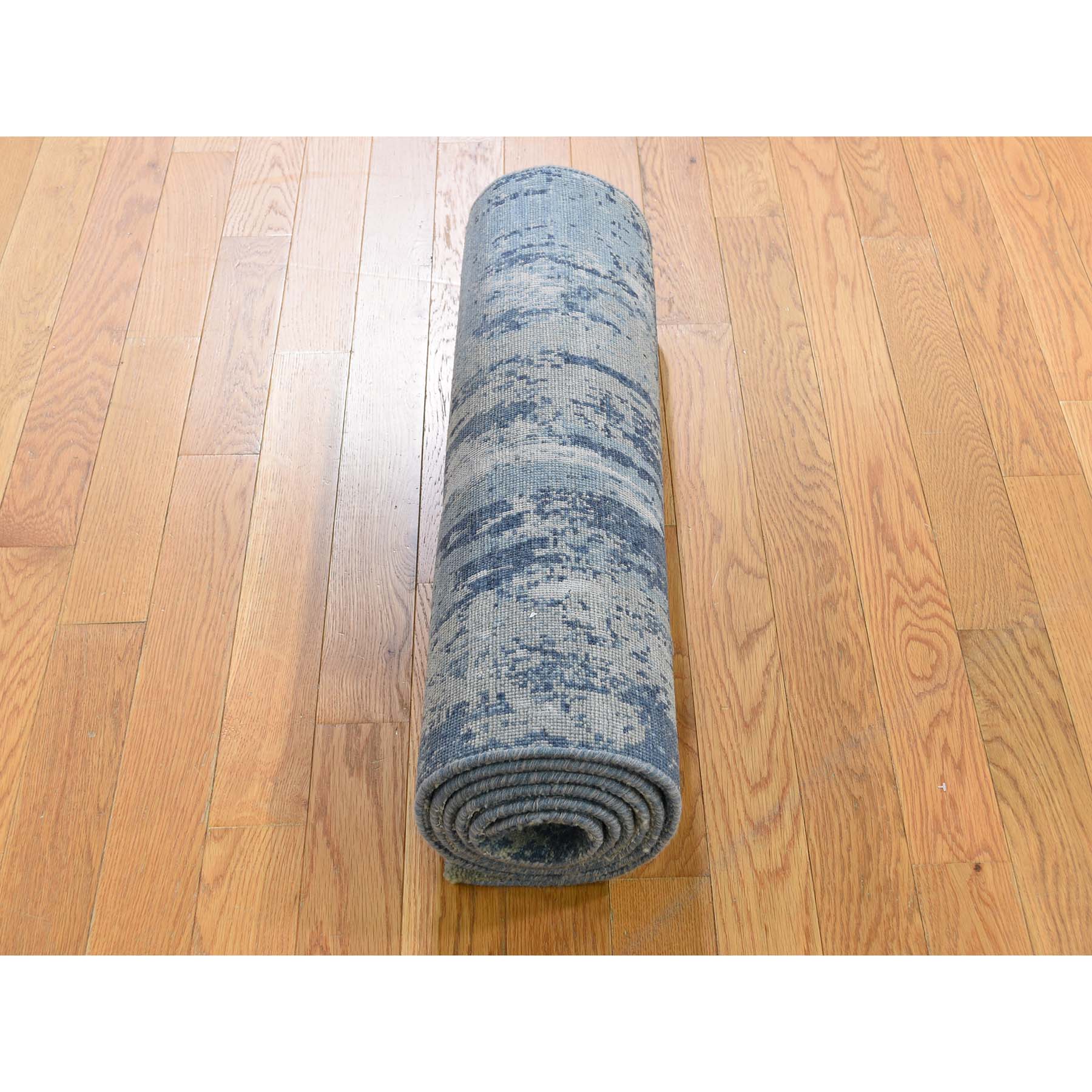 2-6 x8-3  Blue-Gray Abstract Design Wool and Pure Silk Hand-Knotted Oriental Runner Rug 