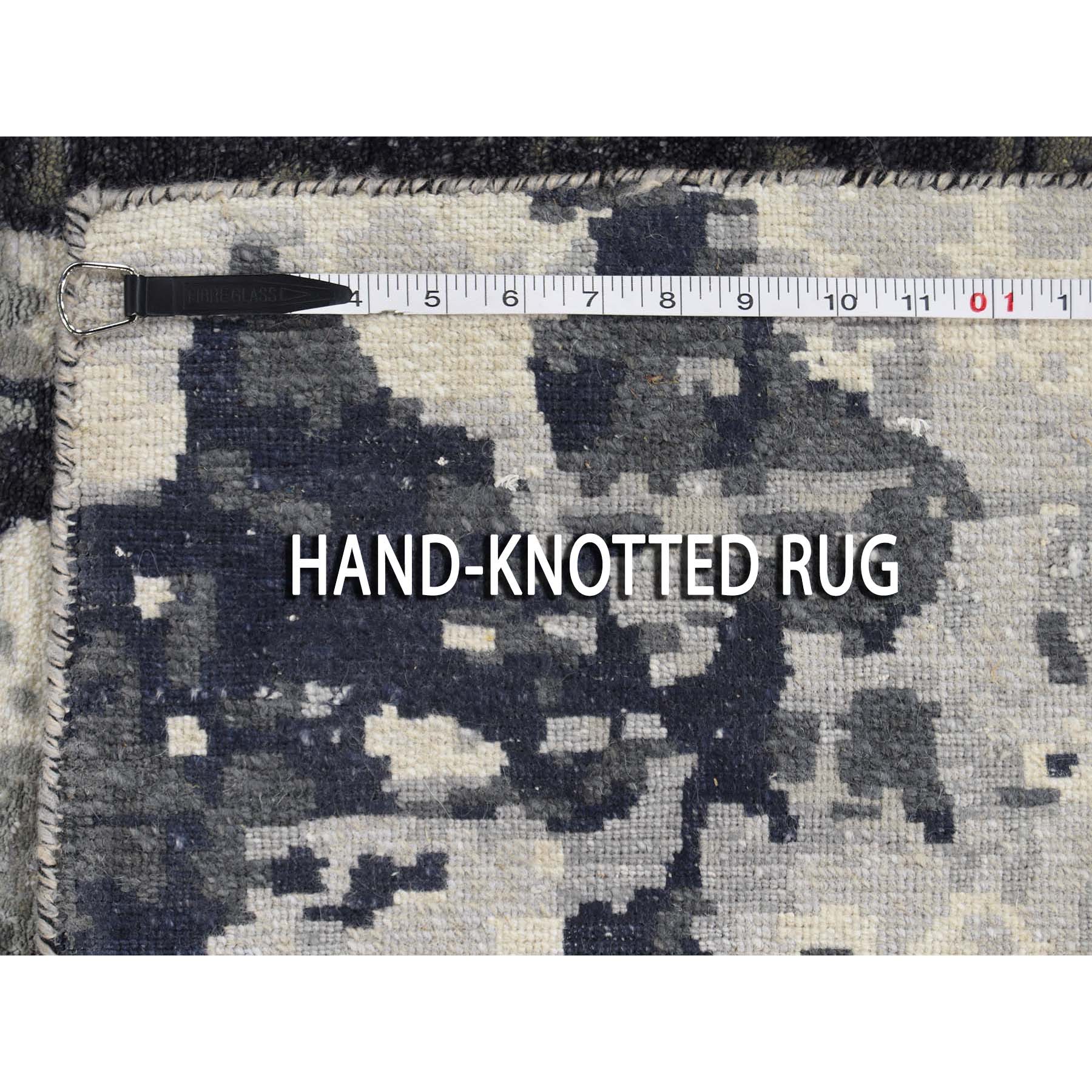  Silk Hand-Knotted Area Rug 2'7