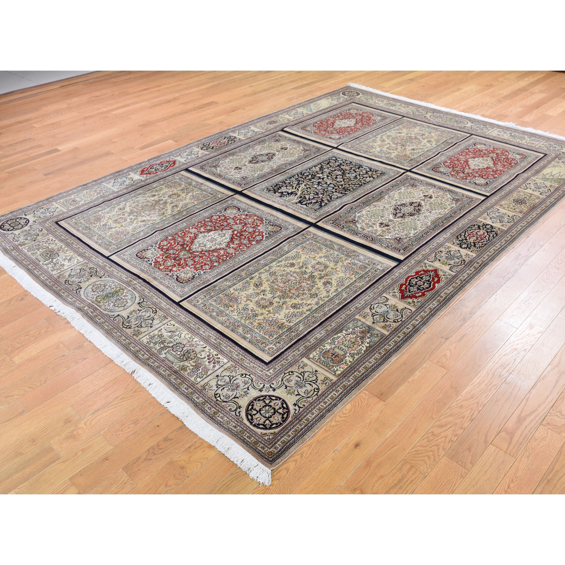 traditional Silk Hand-Knotted Area Rug 7'1