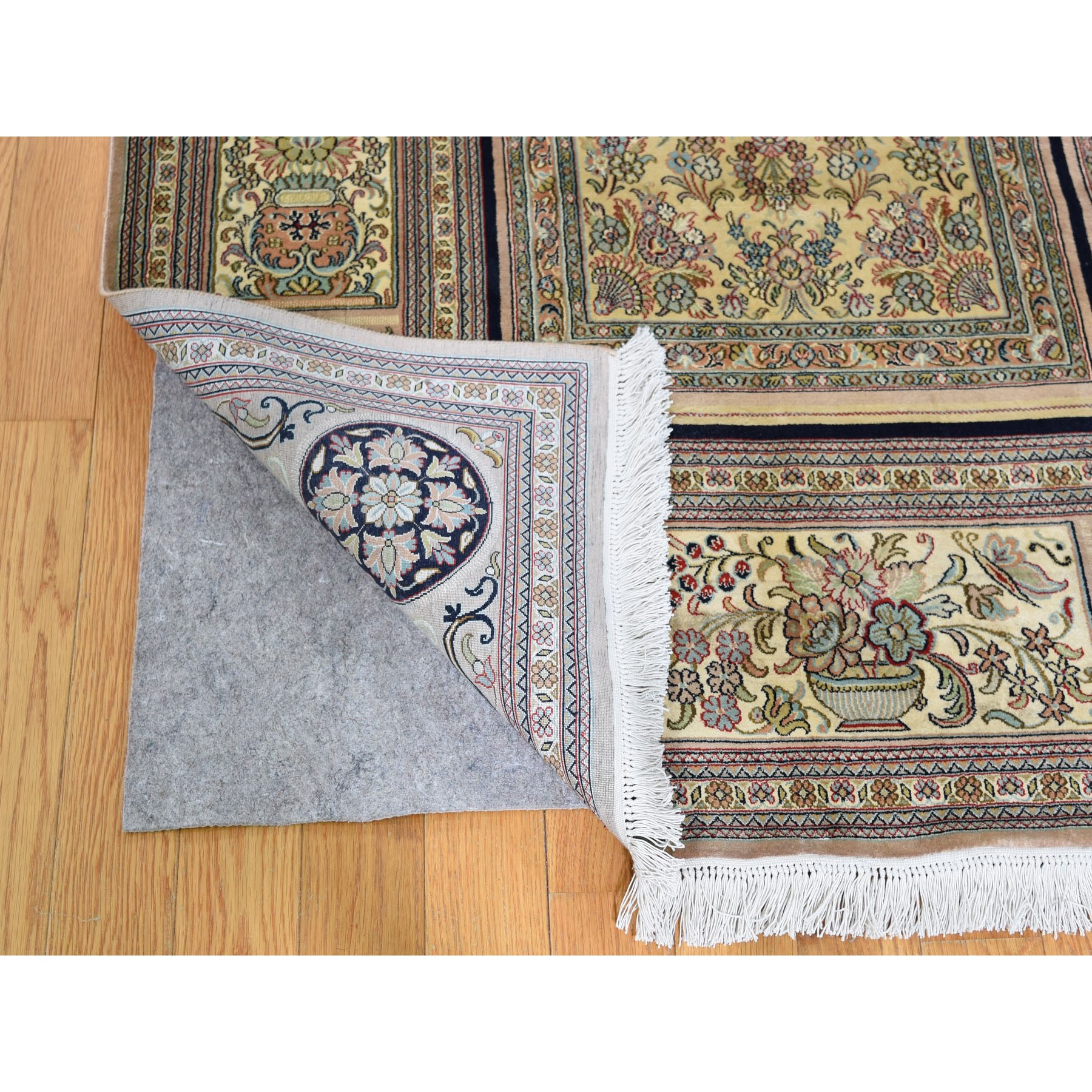 traditional Silk Hand-Knotted Area Rug 7'1