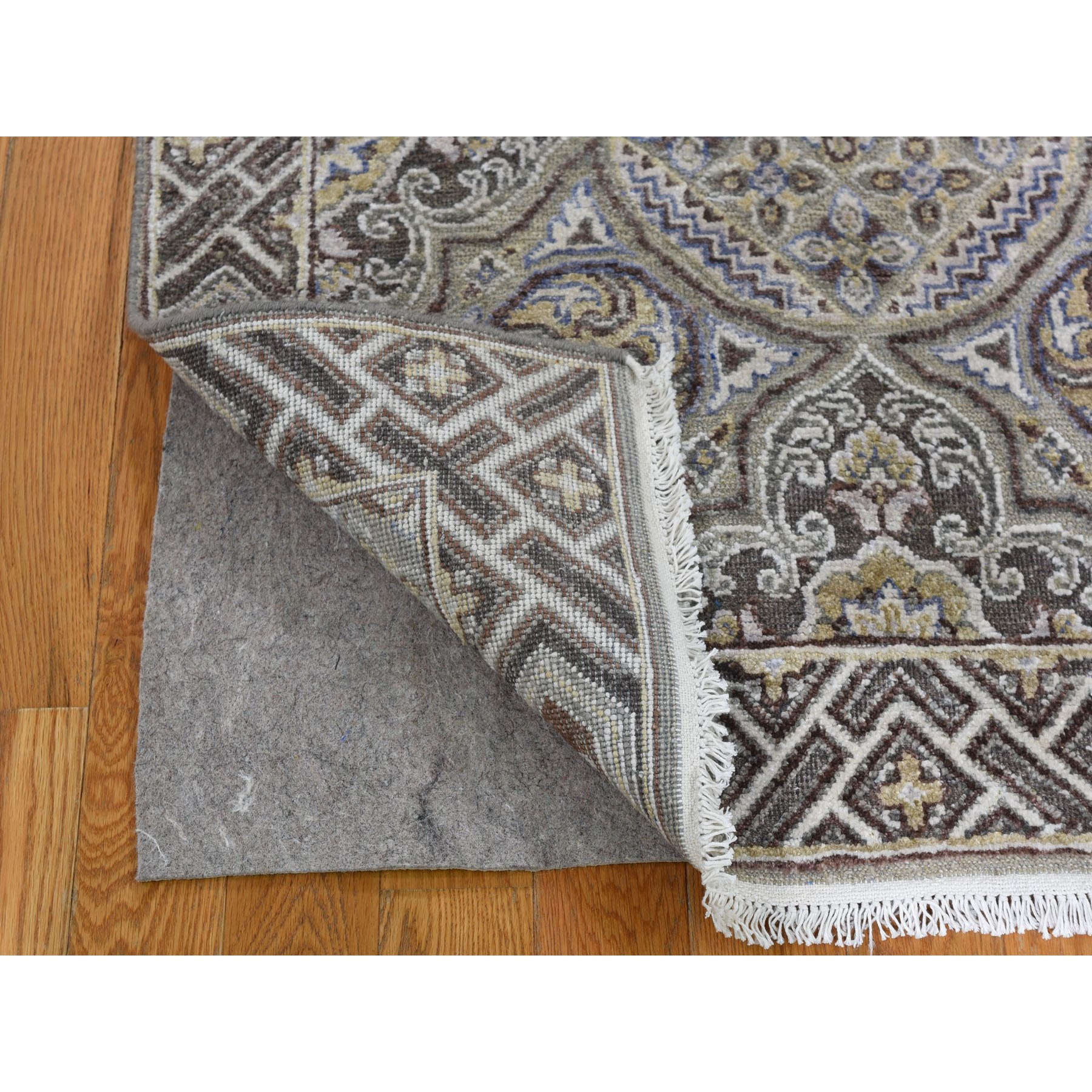 3-x5-2  Textured Wool and Silk Mughal Inspired Medallions Hand-Knotted Oriental Rug 