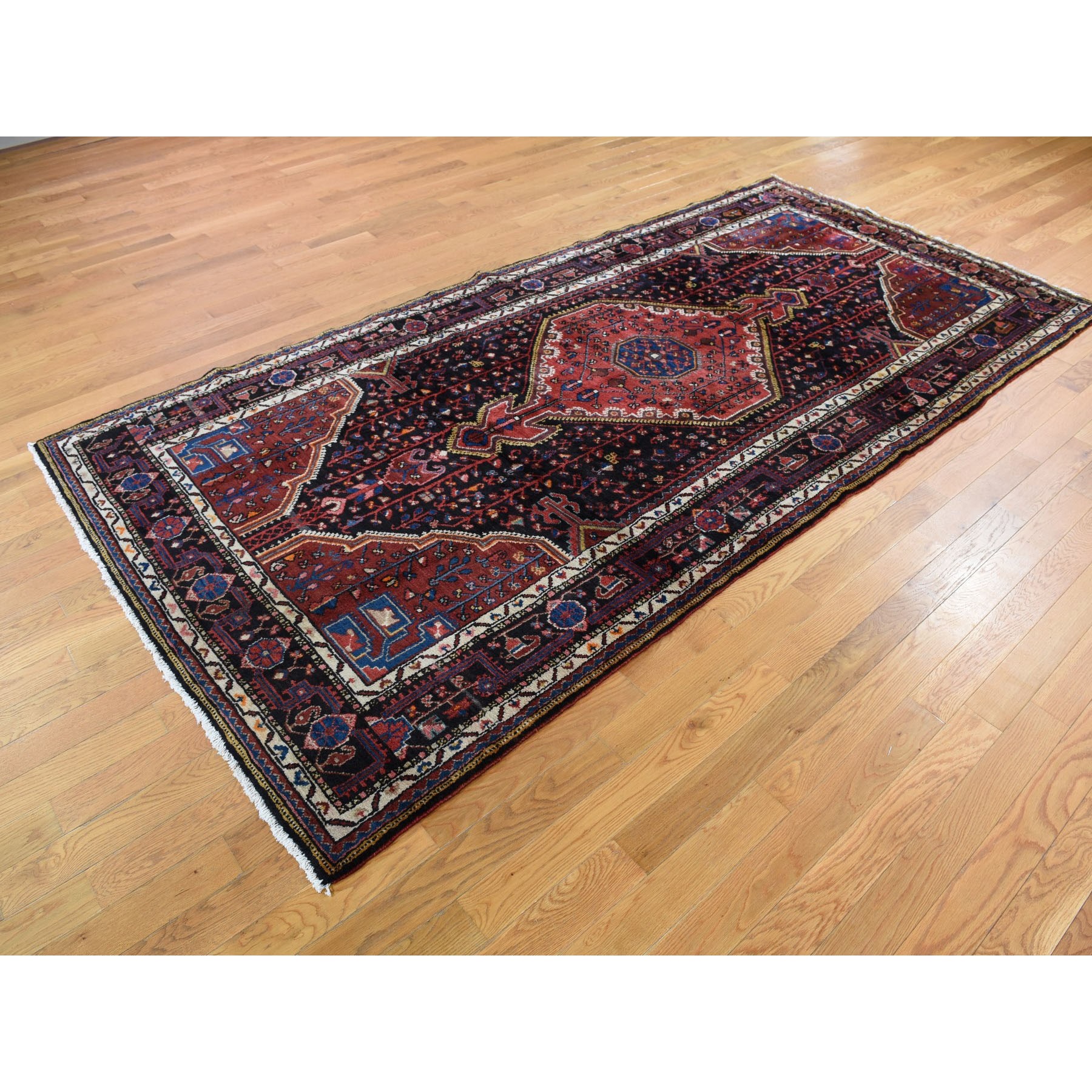 traditional Wool Hand-Knotted Area Rug 5'0