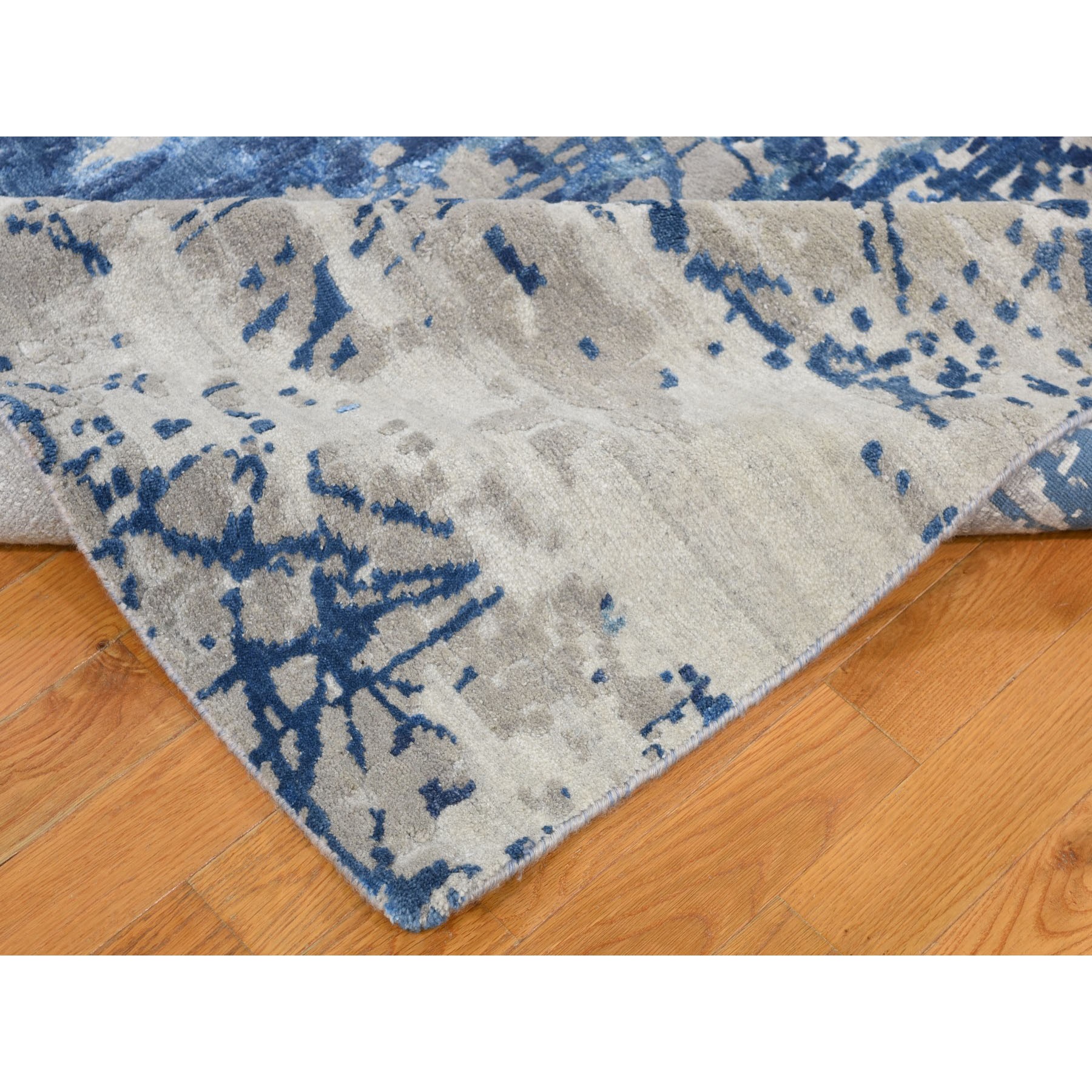 8-1 x10- Hi And Lo Pile Wool And Silk Abstract Design Hand knotted Oriental Rug 