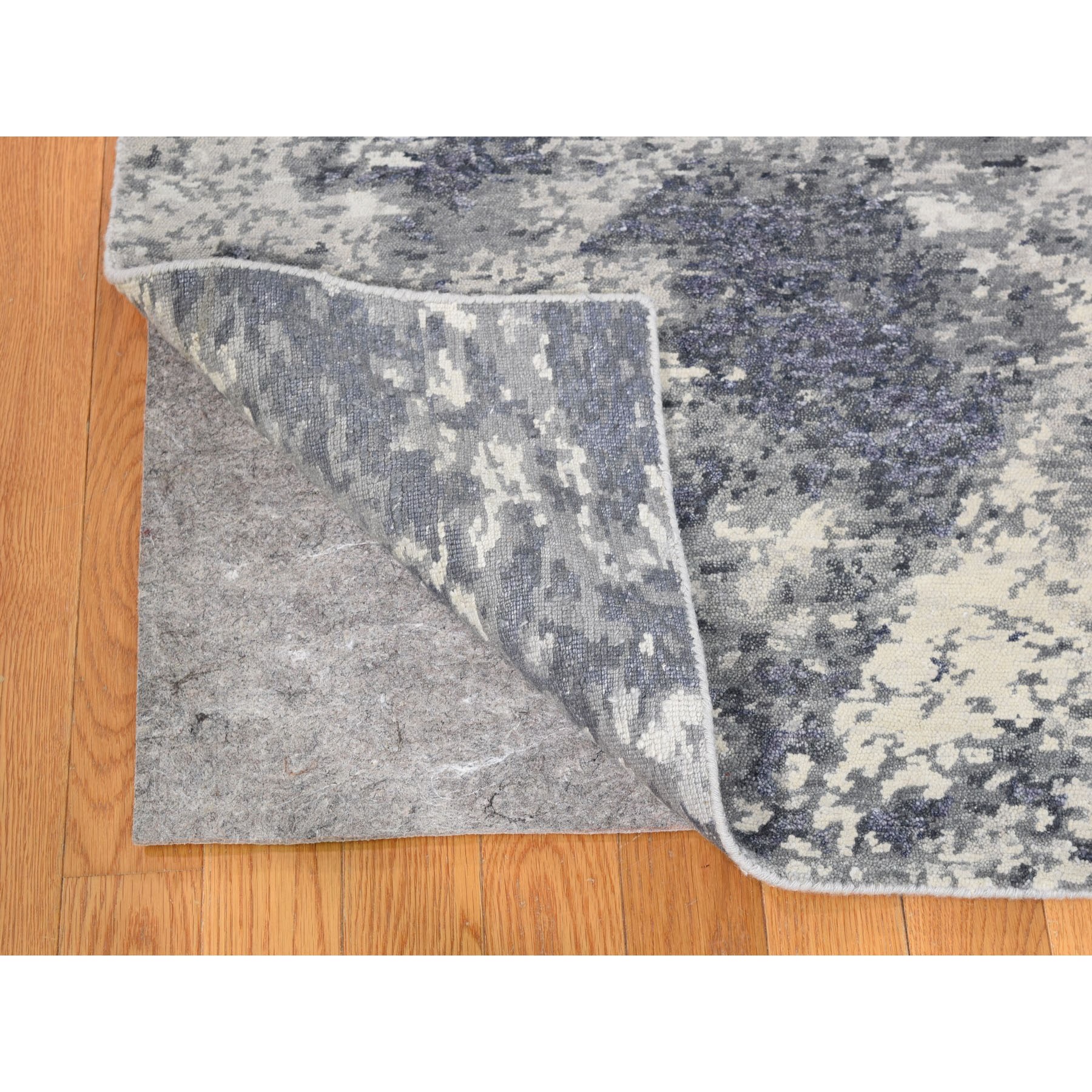 8-x9-9  Wool And Silk Abstract Tone-On-Tone Gray Hand Knotted Oriental Rug 