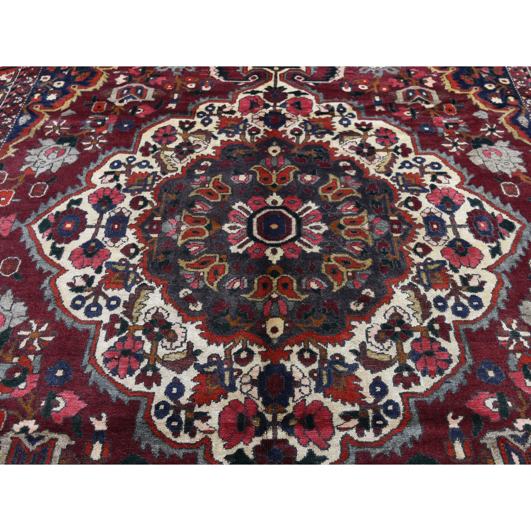 7-5 x9-10  Red Vintage Persian Bakhtiari Exc Condition Pure Wool Hand Knotted Oriental Rug 