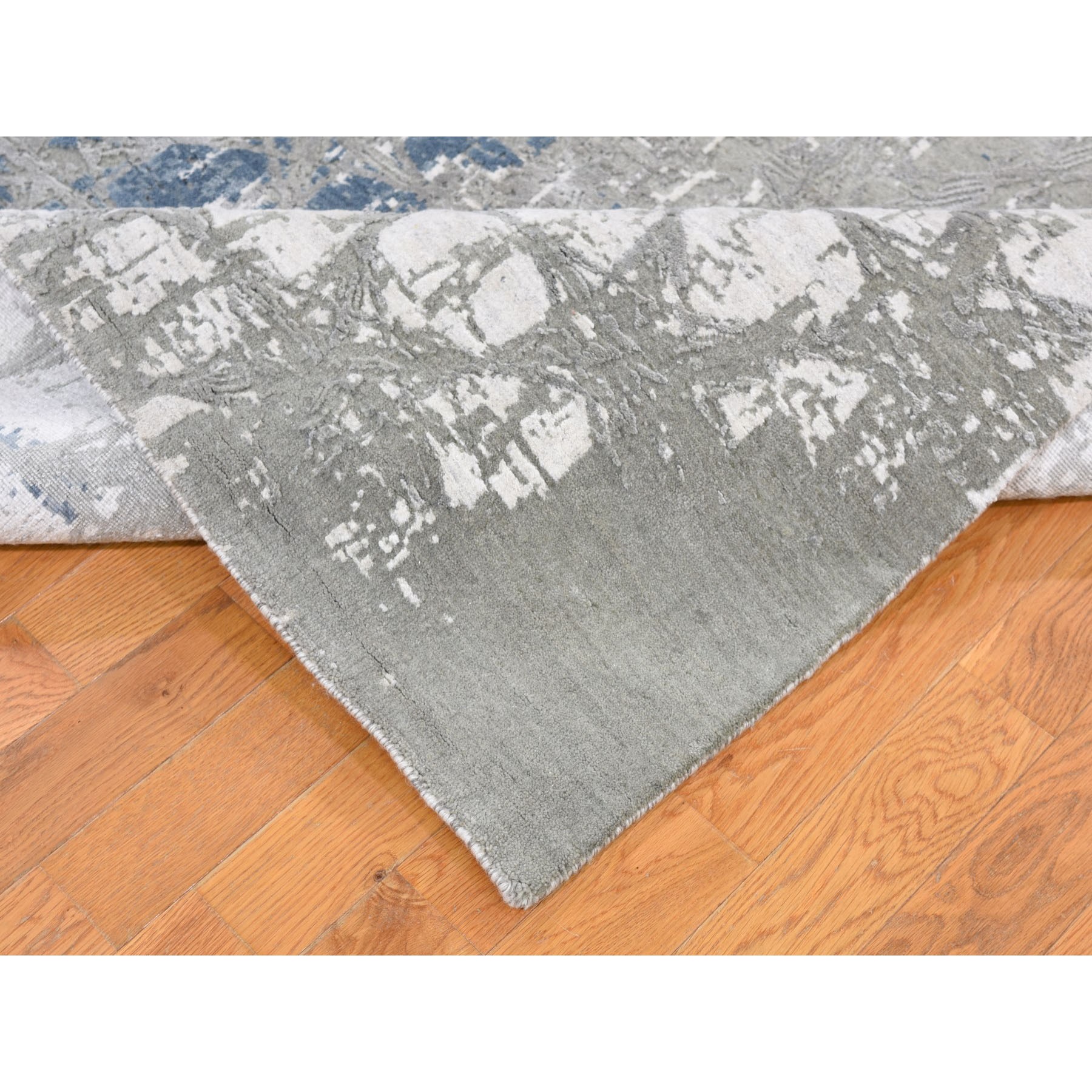 6-x9- THE HONEYCOMB  Wool and Silk Award Winning Design Hand Knotted Oriental Rug 