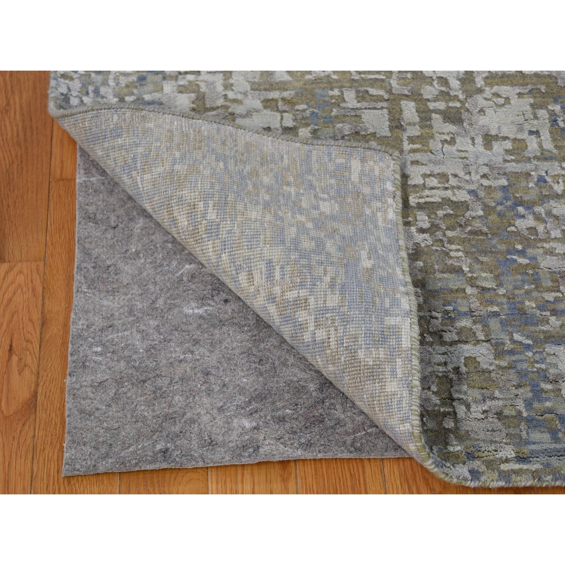 9-x12-2  Gray Abstract Design Wool And Pure Silk Hand Knotted Oriental Rug 