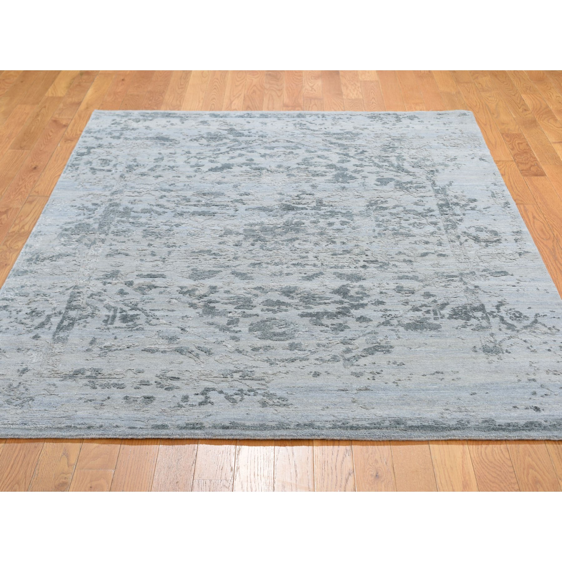 5-x7-2  Gray Abstract Design Wool And Pure Silk Hand Knotted Oriental Rug 