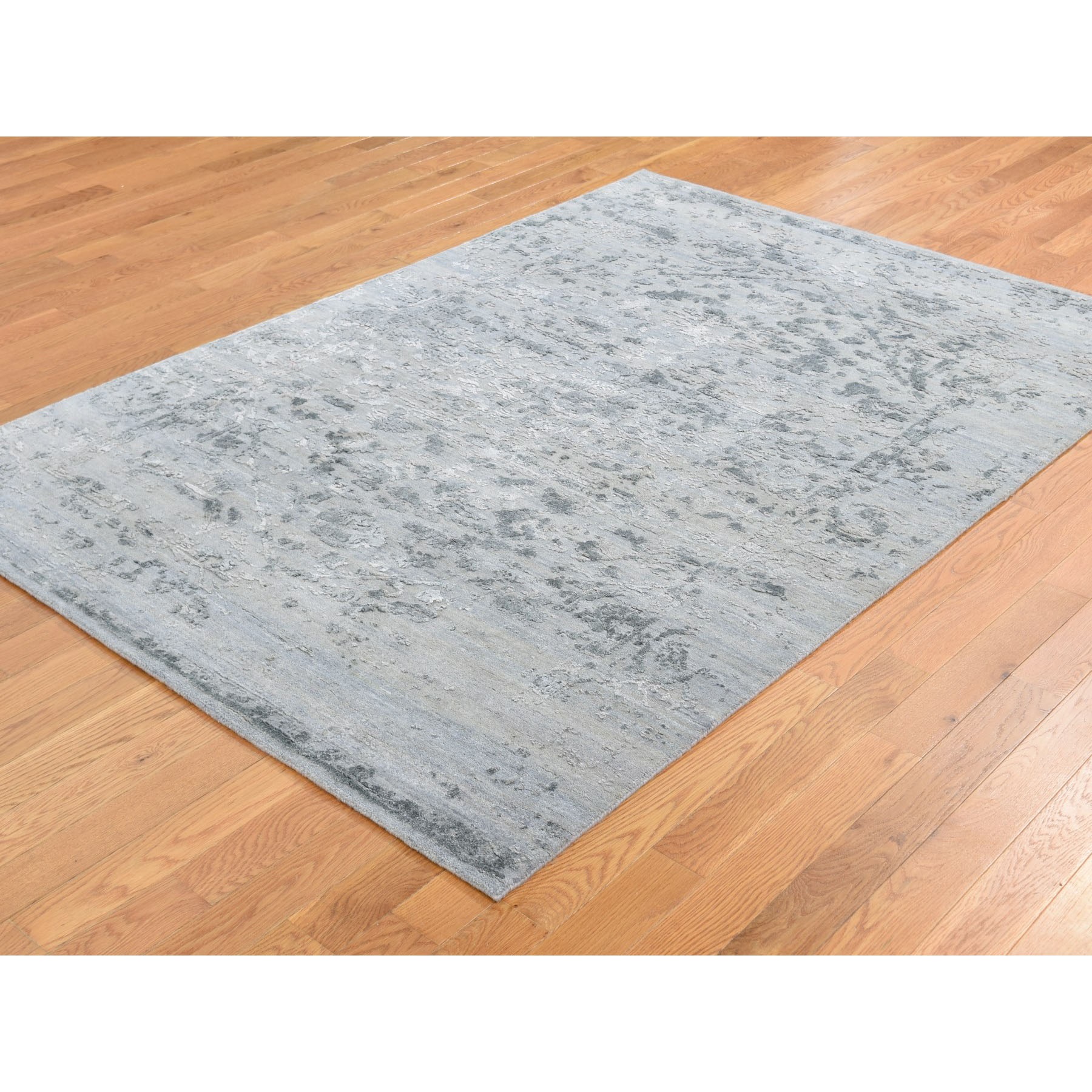 5-x7-2  Gray Abstract Design Wool And Pure Silk Hand Knotted Oriental Rug 