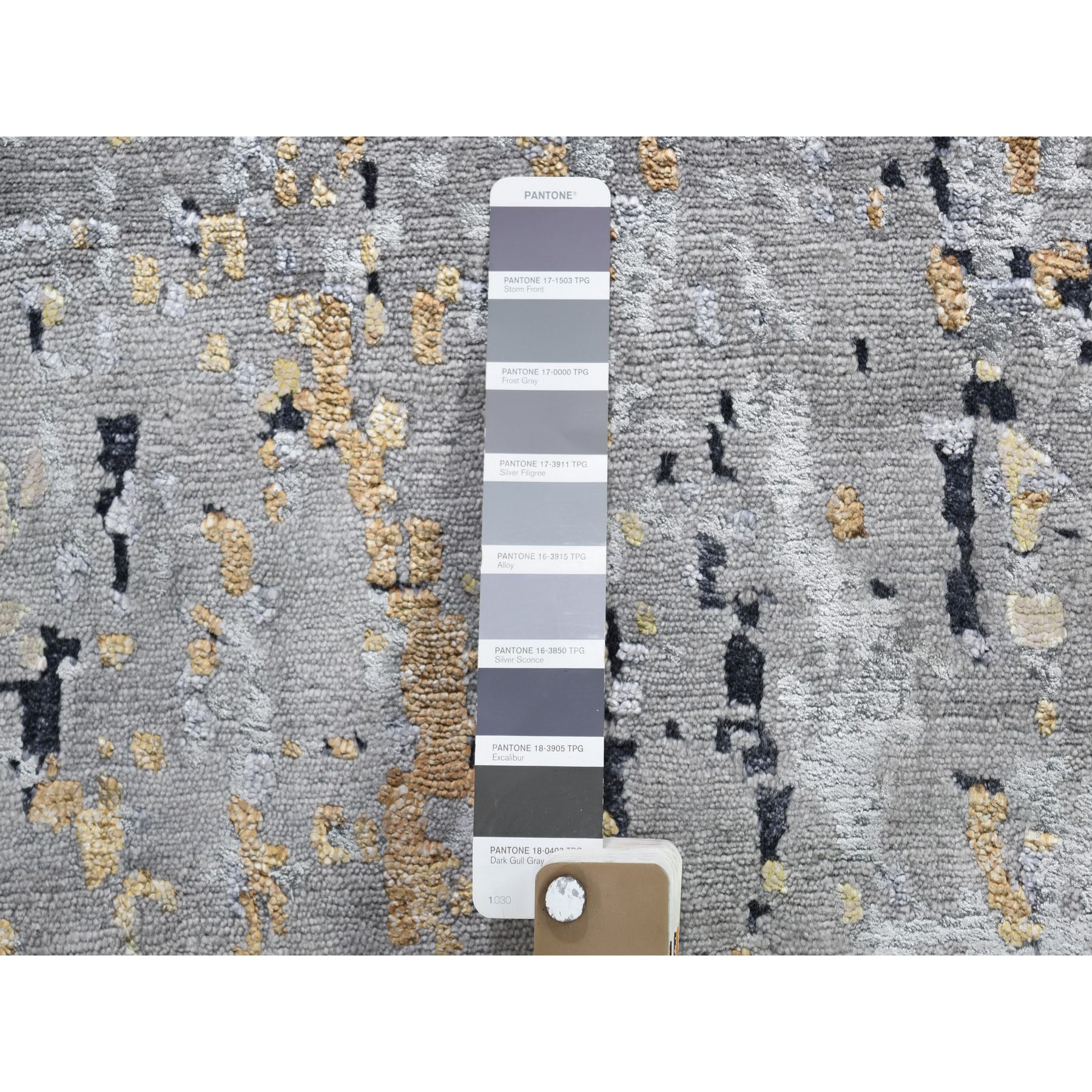 6-x9- Gray Abstract Design Wool and Silk Hi-Low Pile Hand Knotted Oriental Rug 