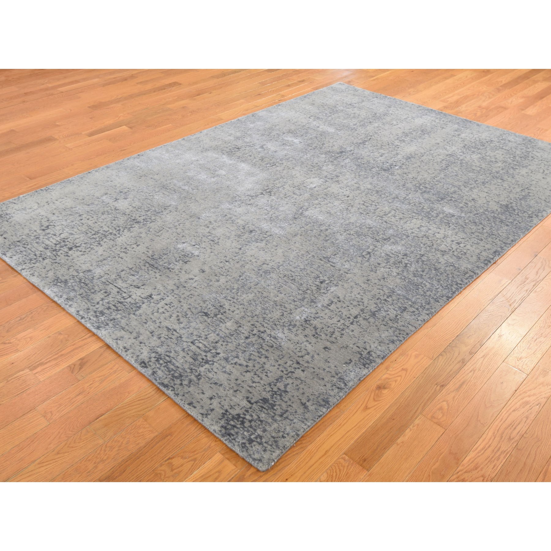 6-x9- Gray Abstract Design Wool And Silk Hand Loomed Oriental Rug 