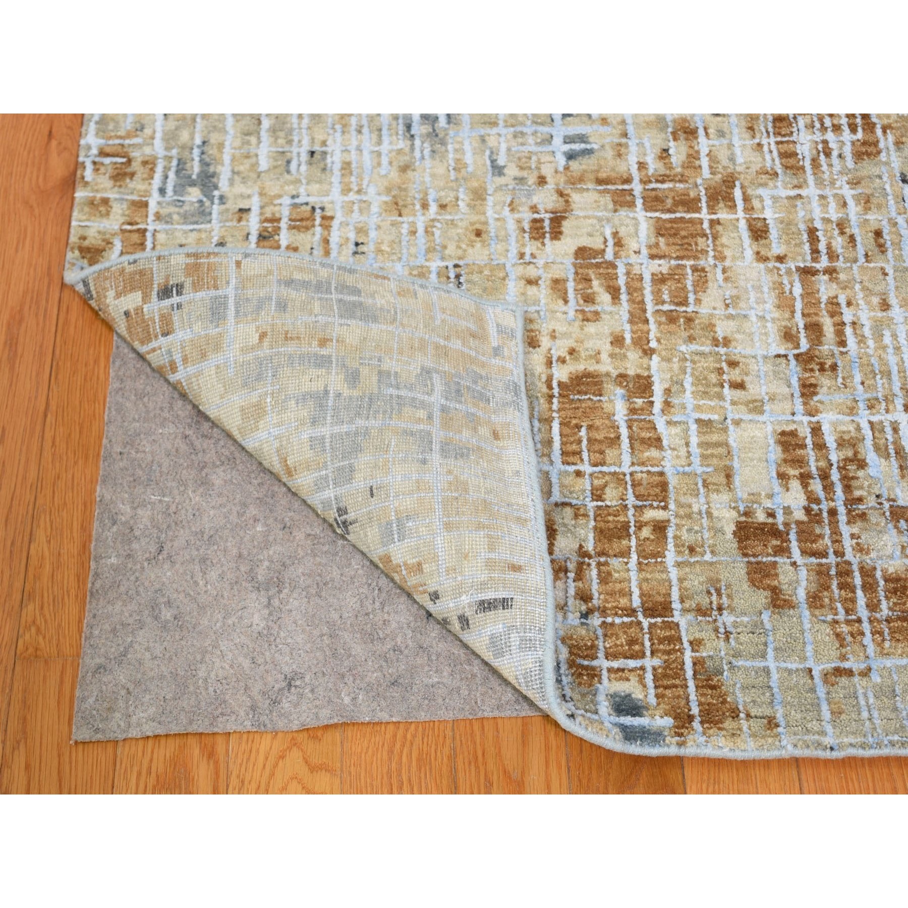 8-x10-2   Beige Abstract Design Wool and Silk Tight Knot Hand Knotted Oriental Rug 