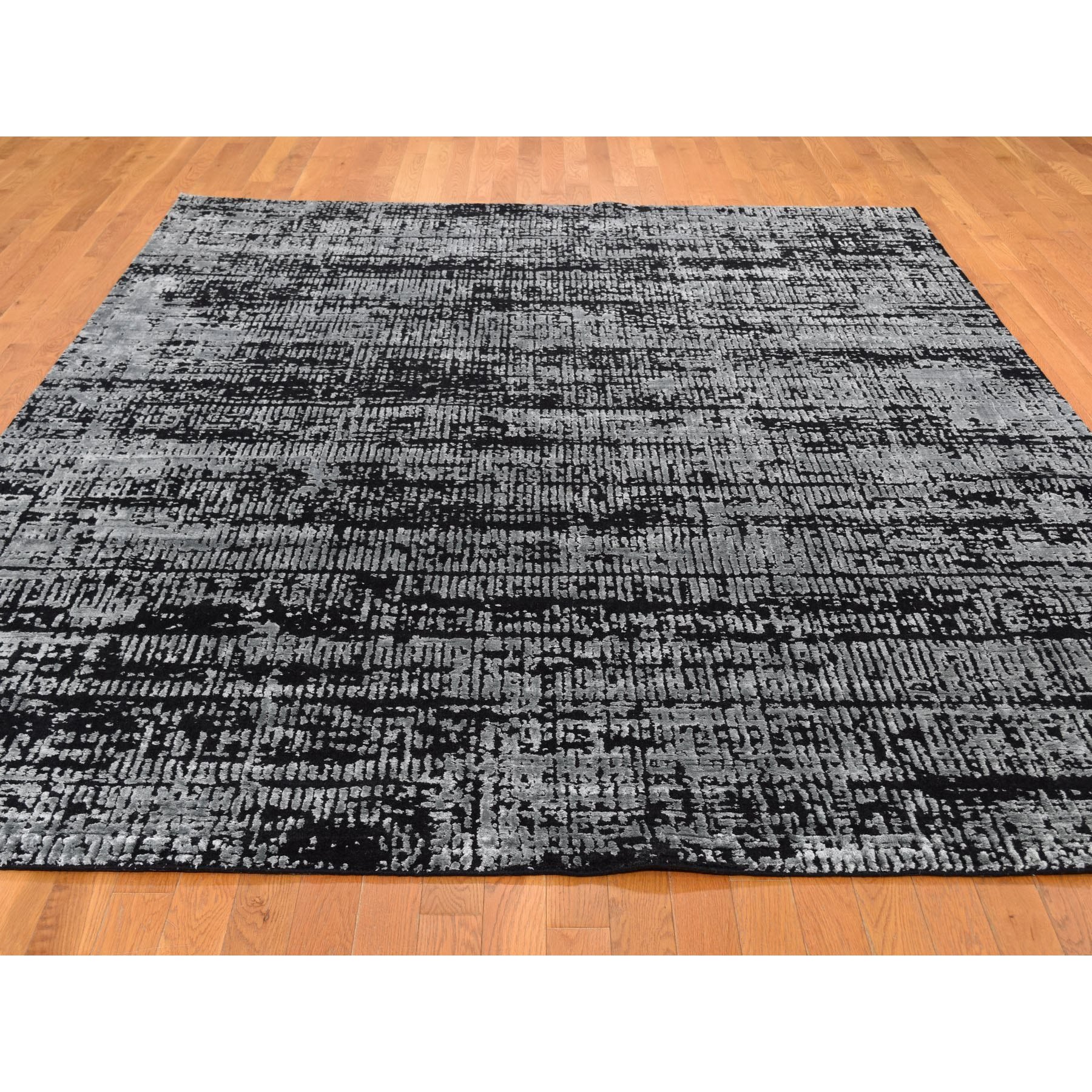 7-10 x10-1  Black Fine jacquard Hand-Loomed Modern Wool And Silk Oriental Rug 
