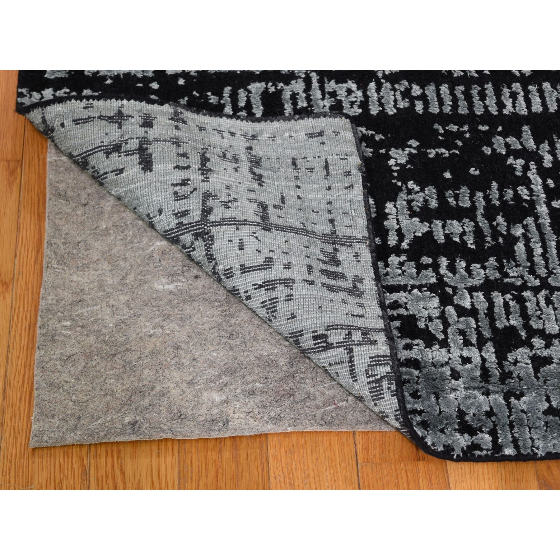 7-10 x10-1  Black Fine jacquard Hand-Loomed Modern Wool And Silk Oriental Rug 