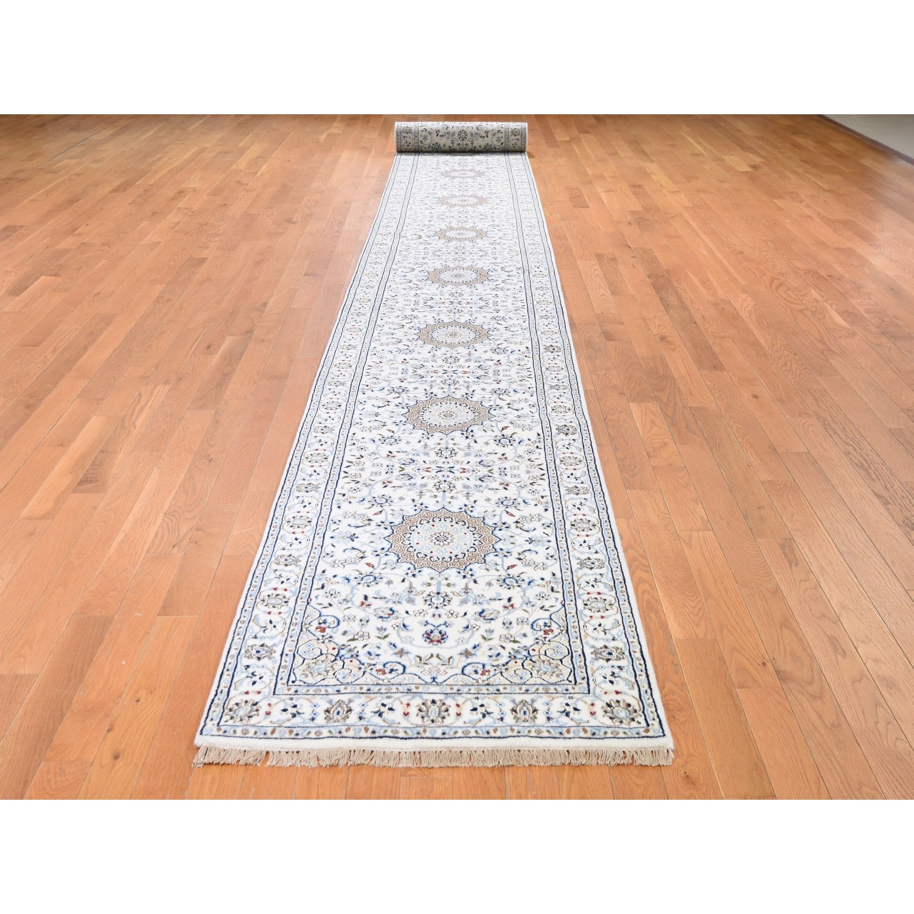 2-7 x22-3   Ivory Nain 250 Kpsi Wool And Silk Hand Knotted  XL Runner Rug 