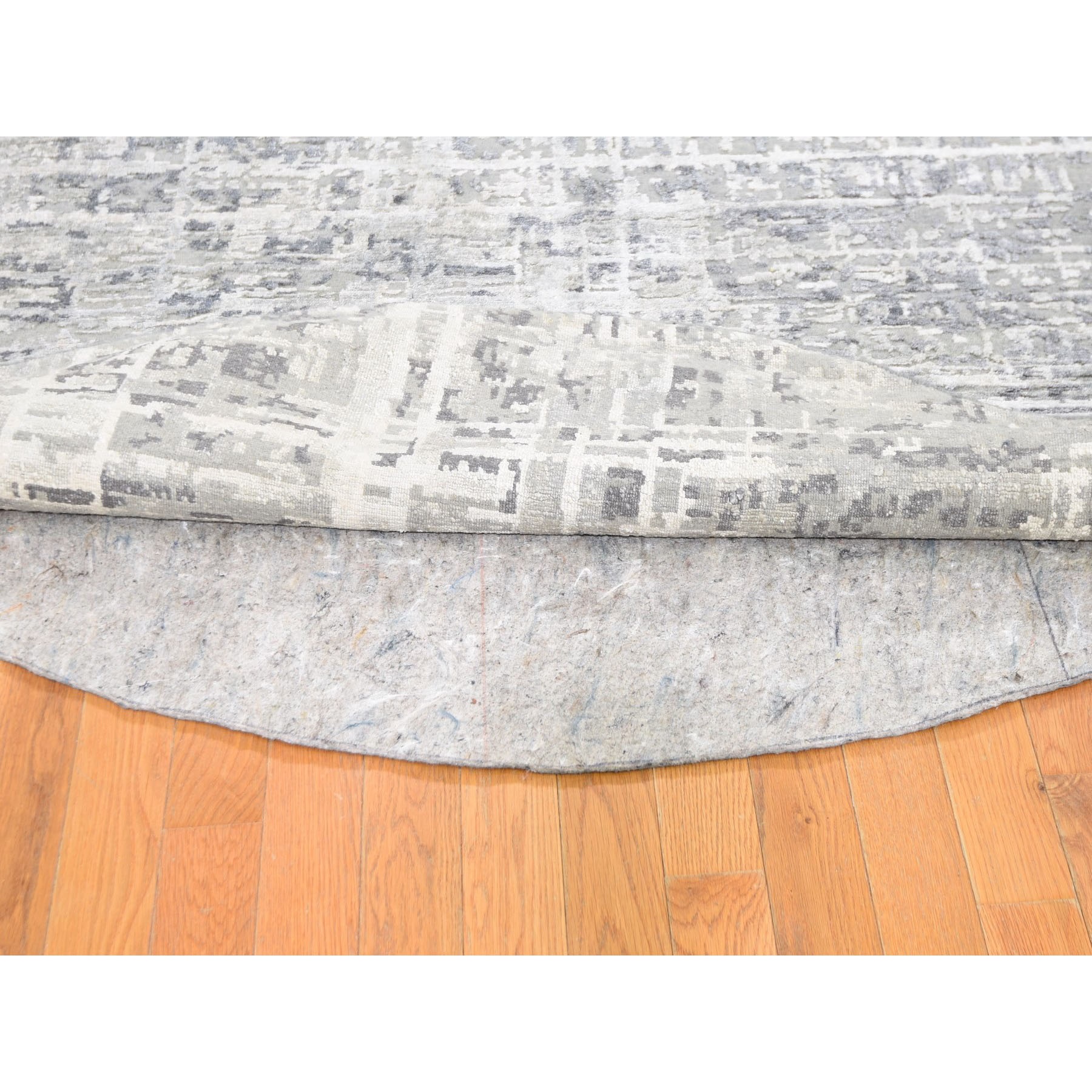 8-2 x8-2  Round Gray Wool And Silk Abstract Design Hand knotted Oriental Rug 