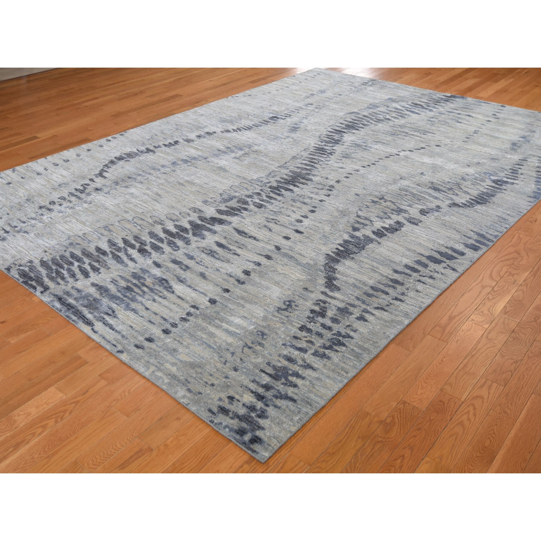 8-10 x12-3  The Silver Crocodile, Silk With Textured Wool Hand Knotted Oriental Rug 