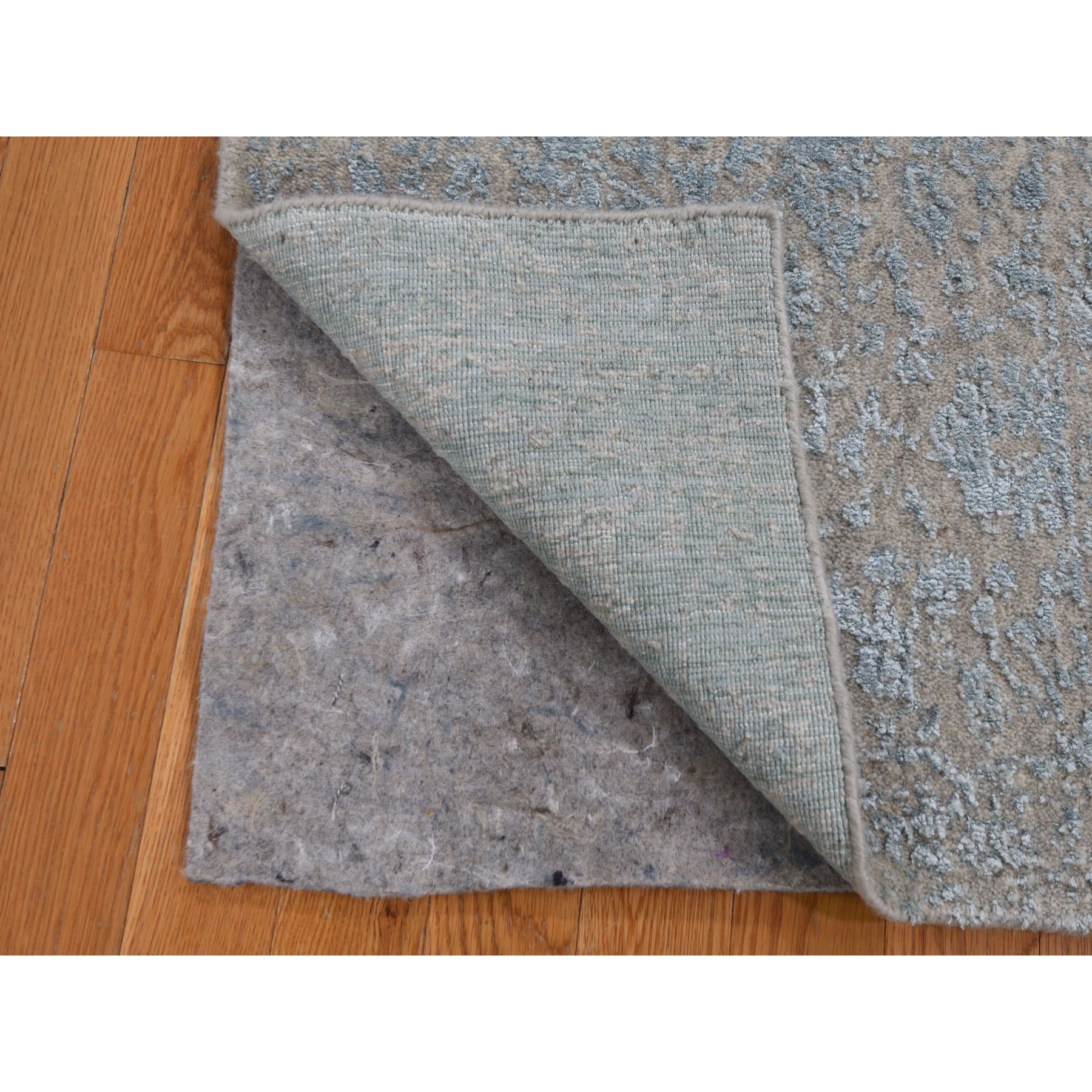 2-x3-1  Gray Jacquard Hand Loomed Wool And Art Silk Cypress Tree Design Oriental Rug 