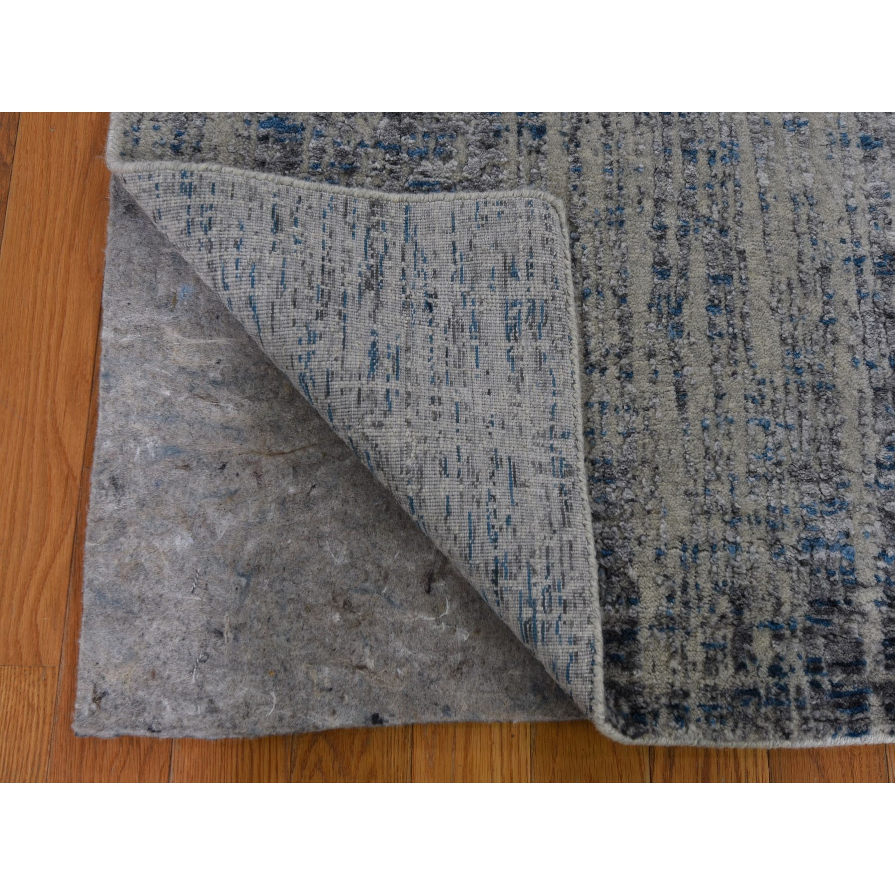 2-6 x9-9  Gray Fine jacquard Hand-Loomed Runner Modern Wool And Silk Oriental Rug 