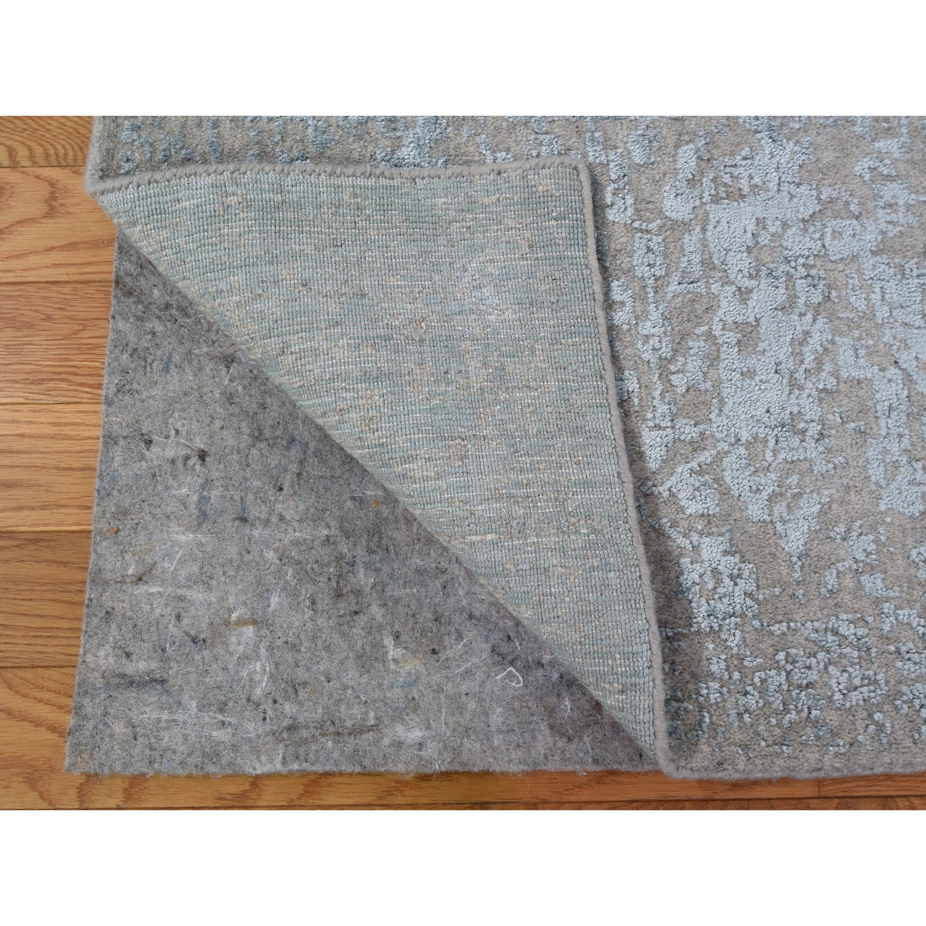 2-5 x10-1  Gray Jacquard Hand Loomed Wool And Art Silk Heriz Design Runner Oriental Rug 
