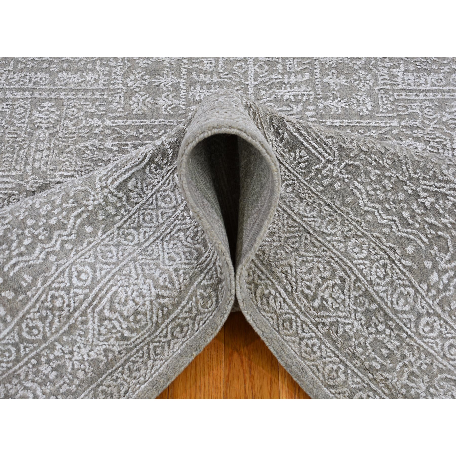 5-9 x9- Gray Fine jacquard Hand Loomed Modern Wool And Art Silk Oriental Rug 