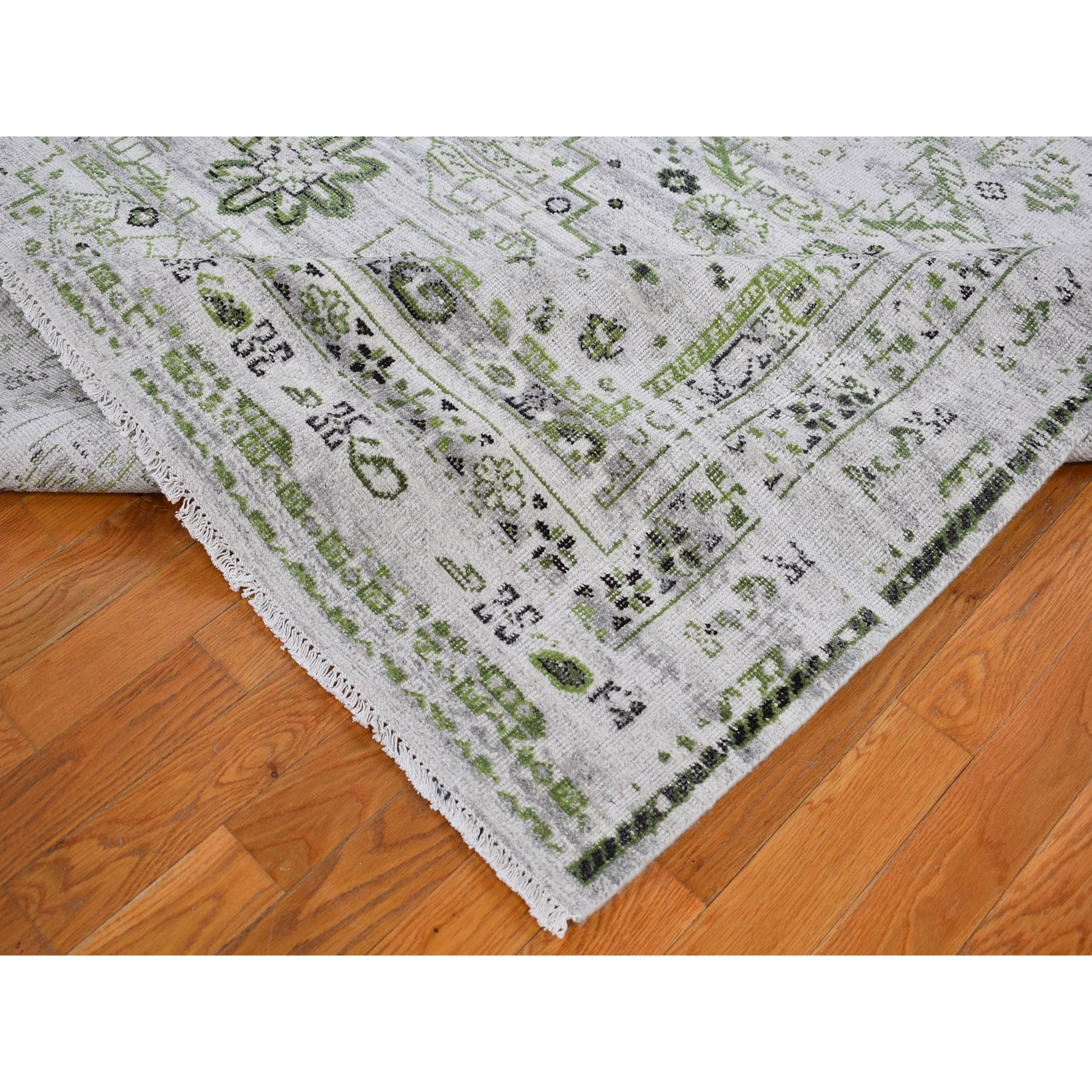 9-x11-10  Green Erased and Distressed Textured Pure Wool Shiraz Hand Knotted Oriental Rug 