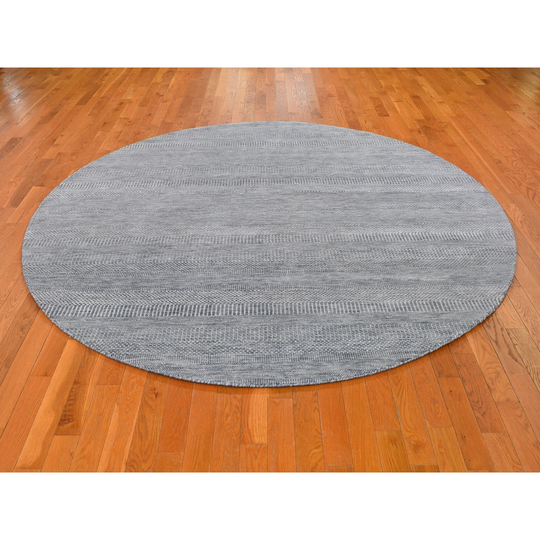8'x8' Round Gray Grass Design Wool And Silk Hand Knotted Oriental Rug