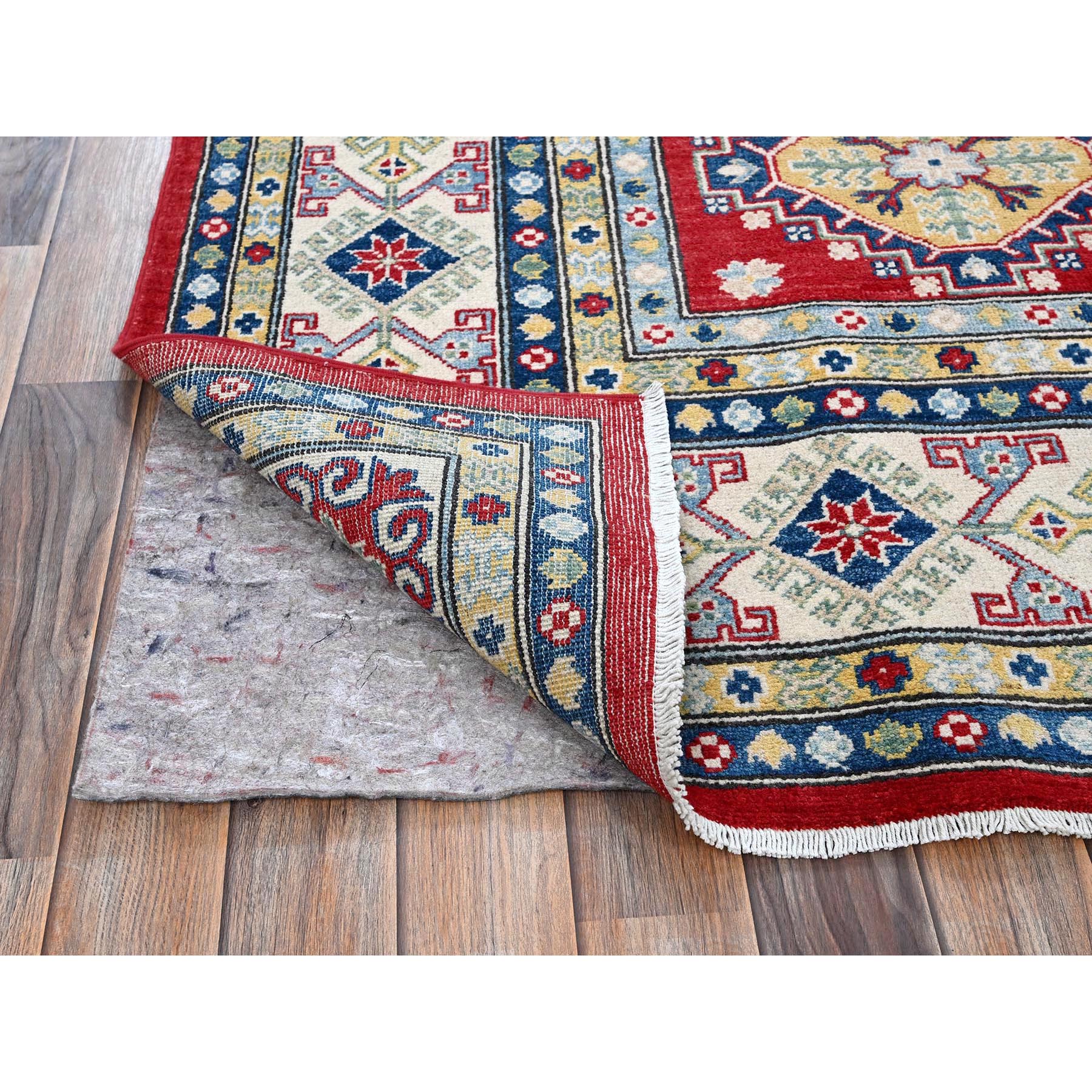 7'10"x10' Crimson Red, Kazak with Geometric Medallions Design, Hand Knotted, Soft and Shiny Wool, Denser Weave, Vegetable Dyes, Oriental Rug Sh530
