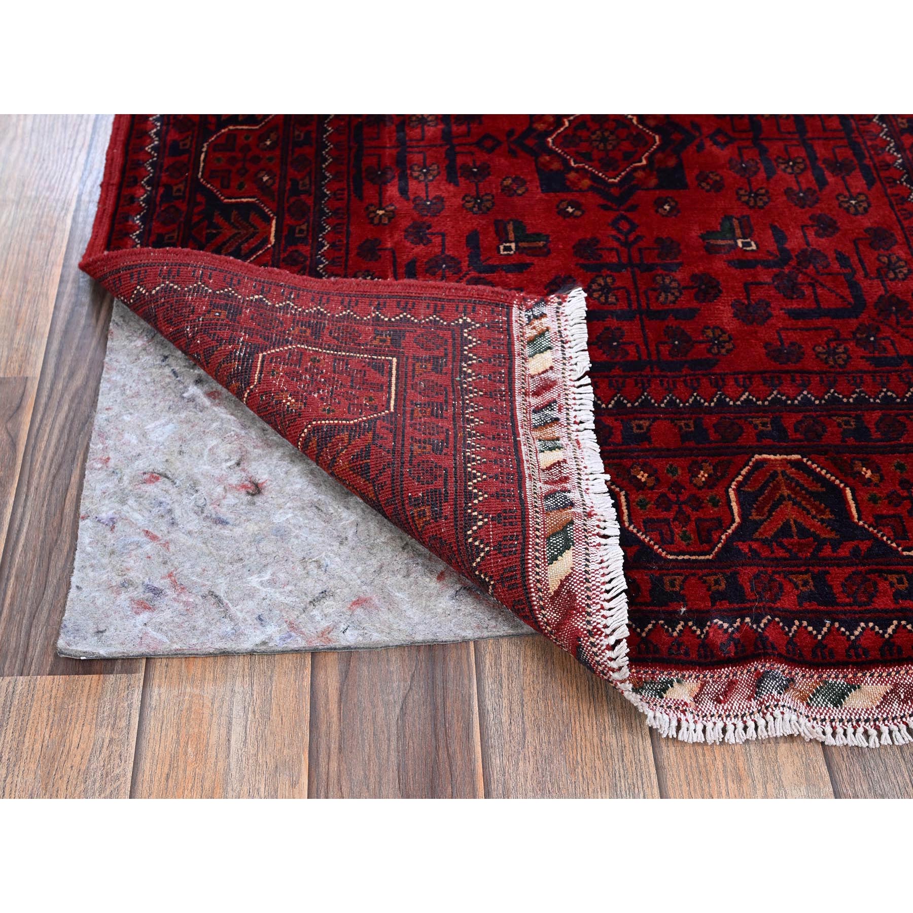 2'9"x5' Scarlet Red, Afghan Khamyab with Geometric Pattern, Hand Knotted, Soft and Velvety Wool, Oriental Rug Sh734