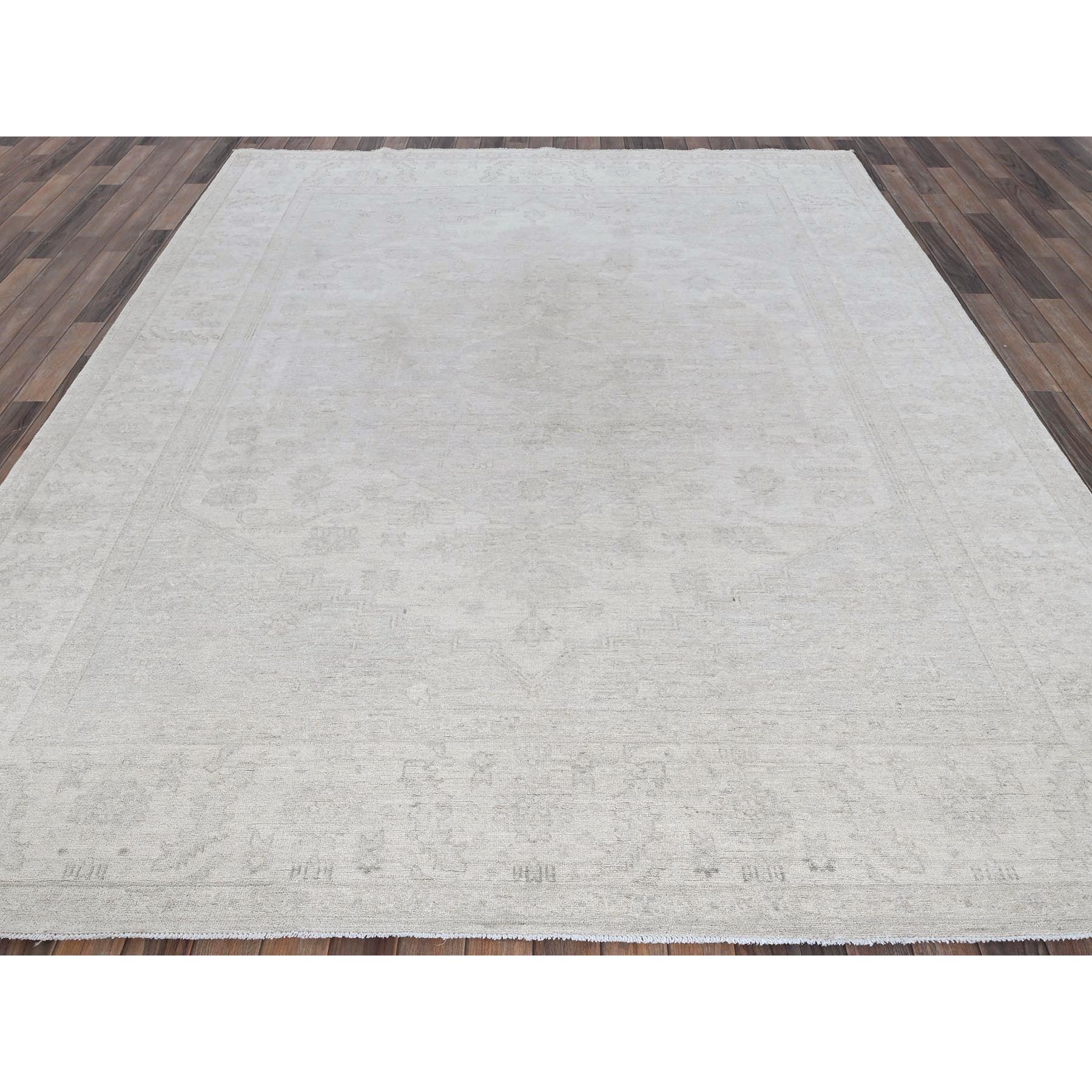 8'x9'9" Bone White, Washed Out Peshawar with Heriz Design, Hand Knotted, Pure Wool, Densely Woven, Oriental Rug Sh917