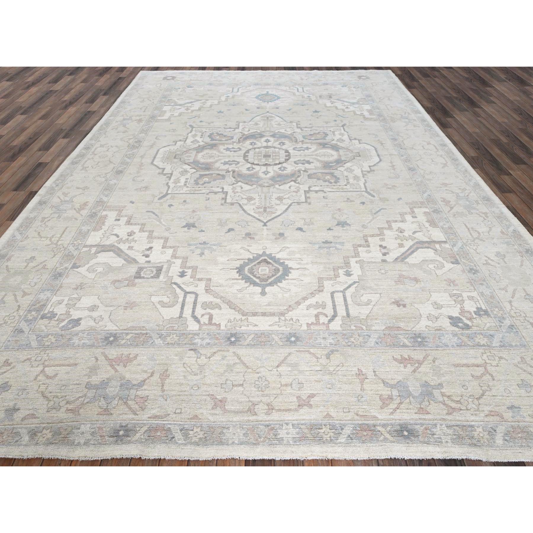 10'x13'7" Chiffon White, White Wash Peshawar with Heriz Design, Hand Knotted, Pure Wool, Densely Woven, Oriental Rug Sh920
