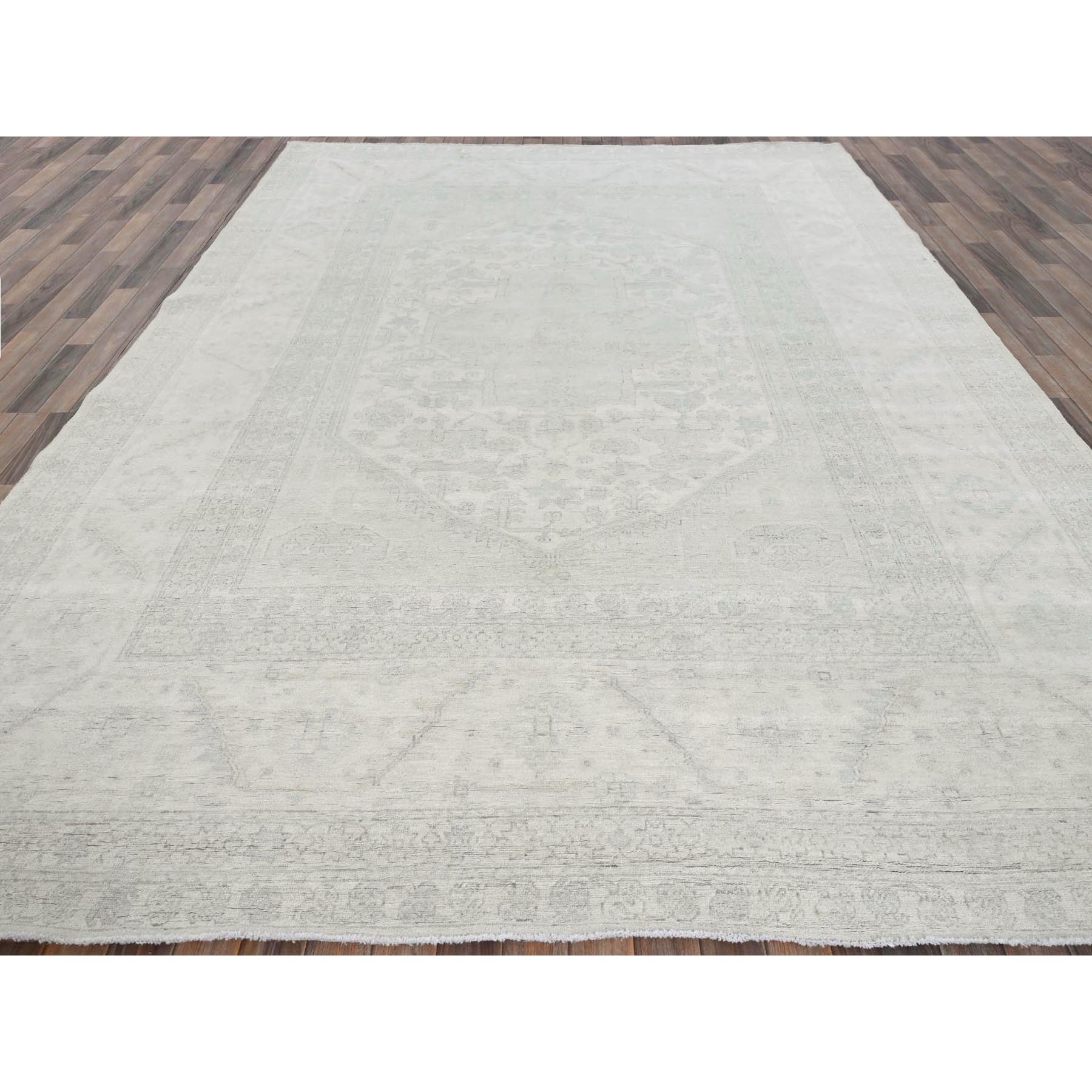 9'x11'10" Pearl White, Washed Out Peshawar with Heriz Design, Densely Woven, 100% Wool, Hand Knotted, Oriental Rug Sh922