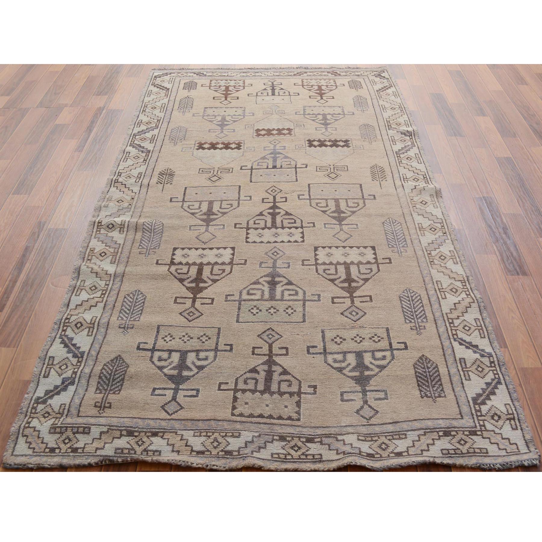 4-9 x9- Natural Colors Gallery Size Old and Worn Down Persian Shiraz Hand Knotted Oriental Rug 