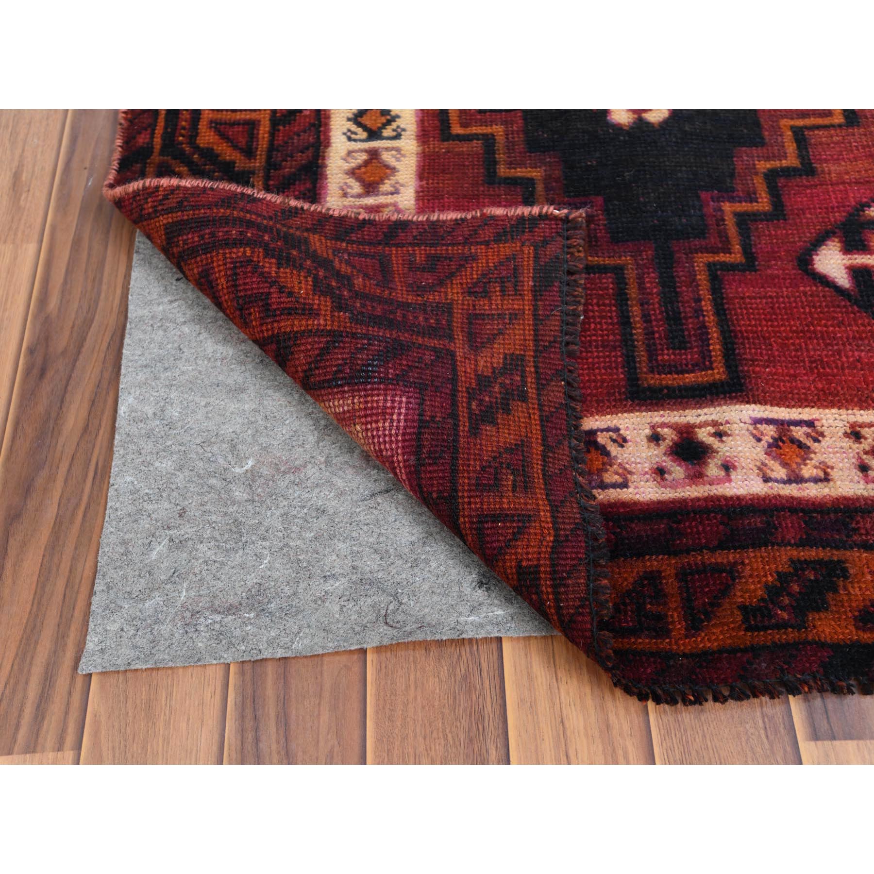 4'9"x10'5" Distressed Hand Knotted Red Persian Qashqai Worn Down Vintage Bohemian Natural Wool Clean Runner Oriental Rug Sh57864