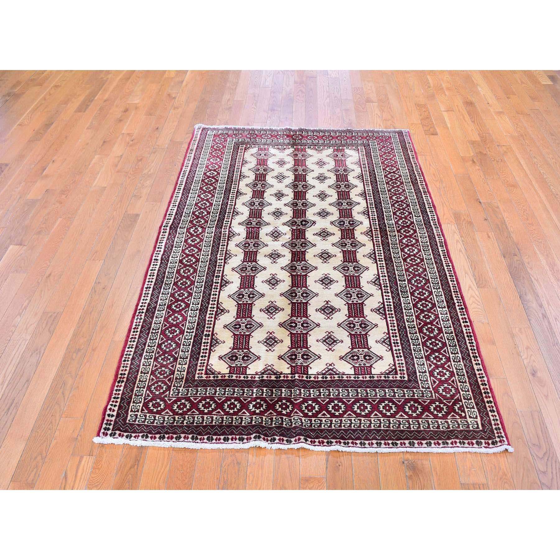 traditional Wool Hand-Knotted Area Rug 4'6