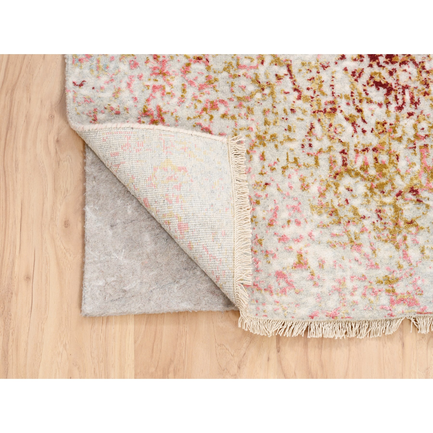 3'x5' Wool and Pure Silk Pink Medallion Erased Persian Design Hand Knotted Oriental Rug Sh62371