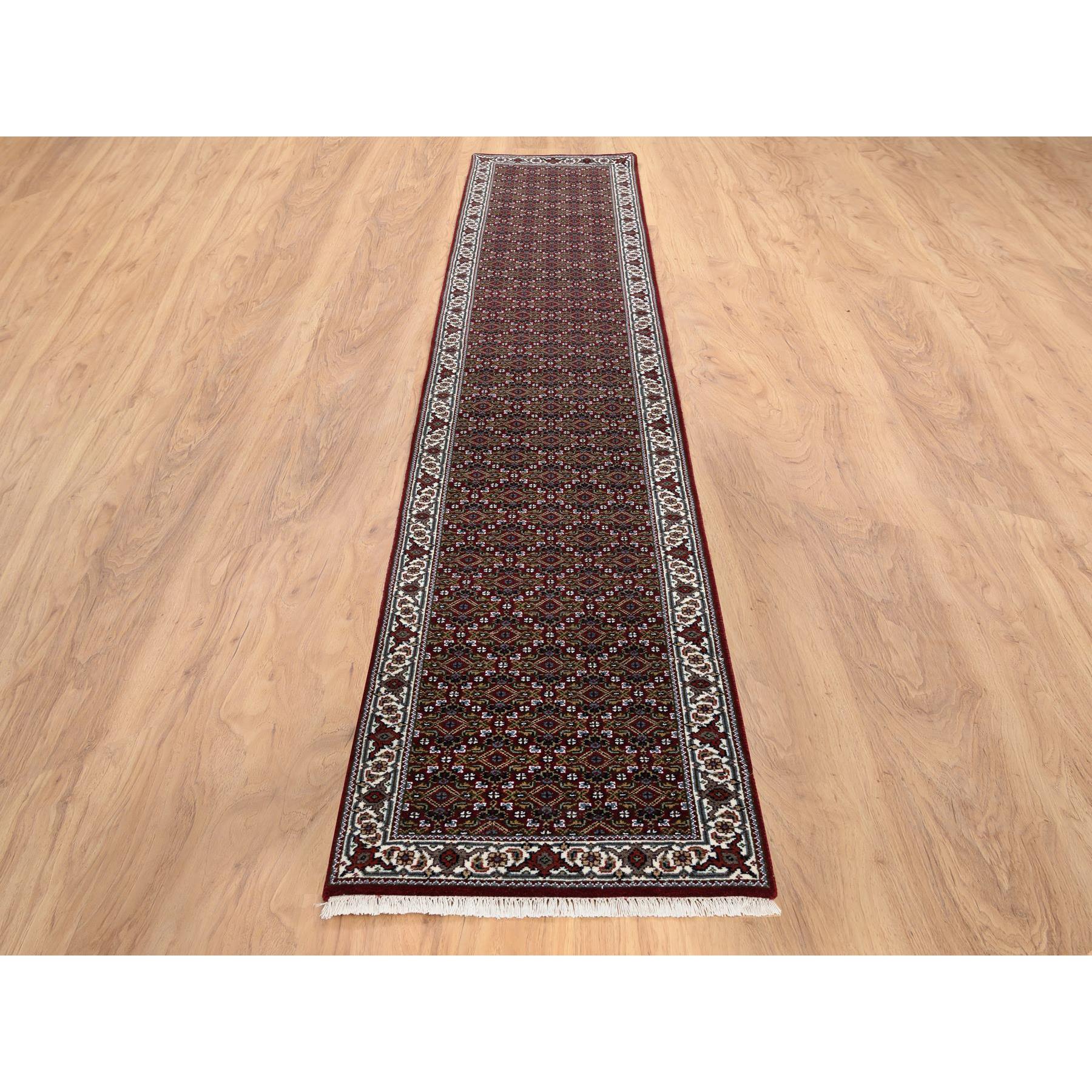 traditional Wool Hand-Knotted Area Rug 2'0