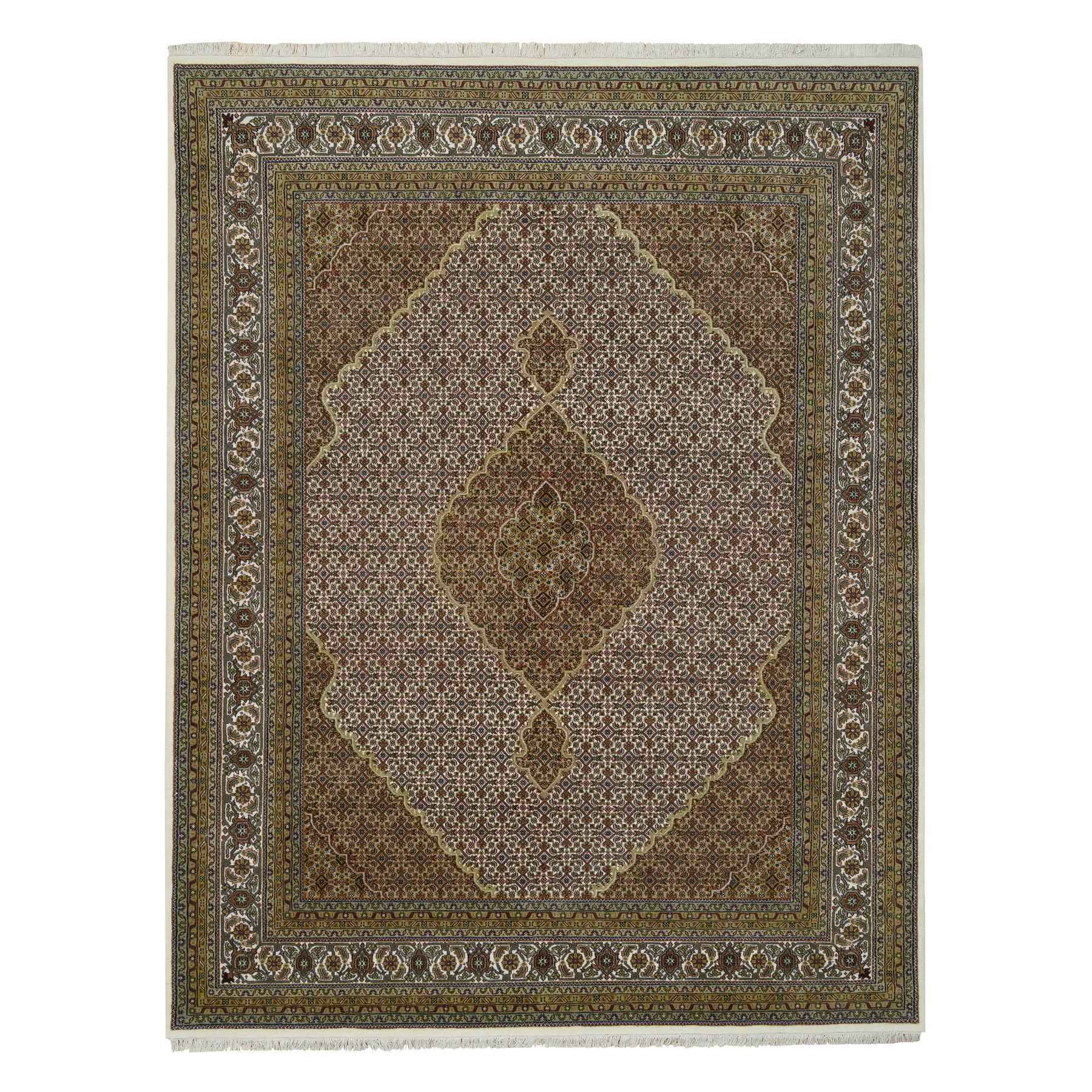 traditional Wool Hand-Knotted Area Rug 7'8