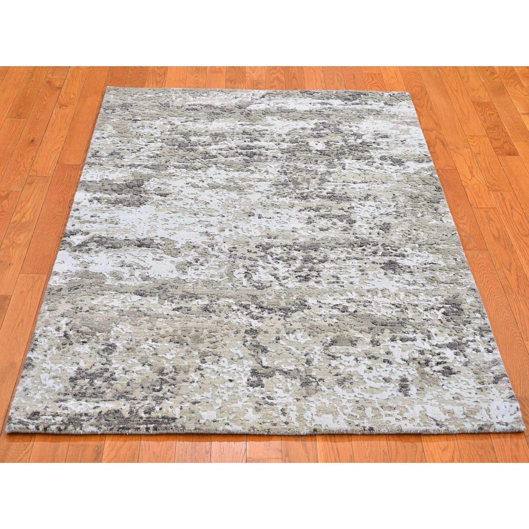 4'1"x6' Gray Persian Knot with Abstract Design Wool and Silk Denser Weave Hand Knotted Oriental Rug Sh66501