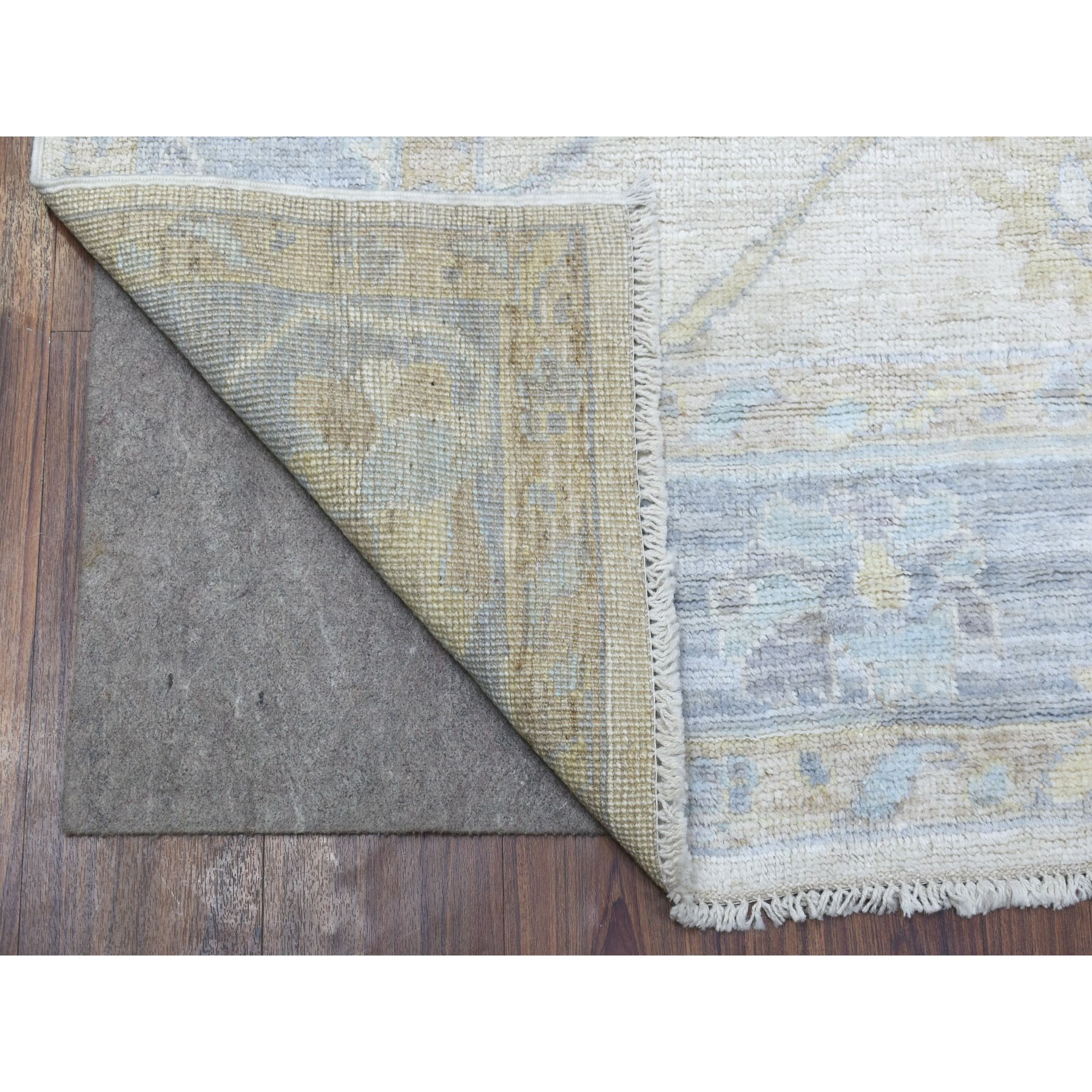 5'10"x8'9" Ivory with Soft Colors Pure Wool Angora Oushak with Leaf Design Hand Knotted Oriental Rug Sh68363
