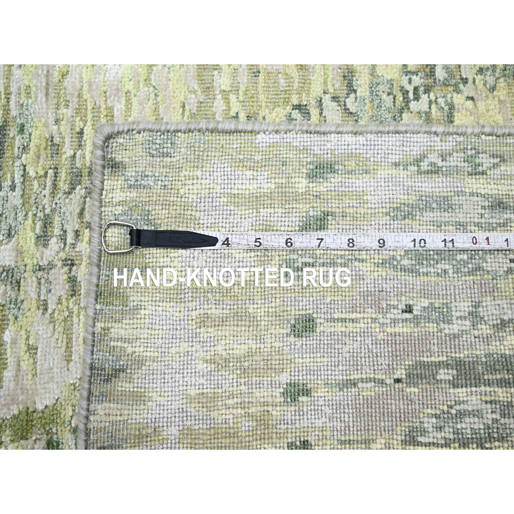 3'1"x5'3" Greener Pastures, Crocodile Safari Design, Lush and Plush, 100% Silk, Hand Knotted, Oriental Rug Sh75478