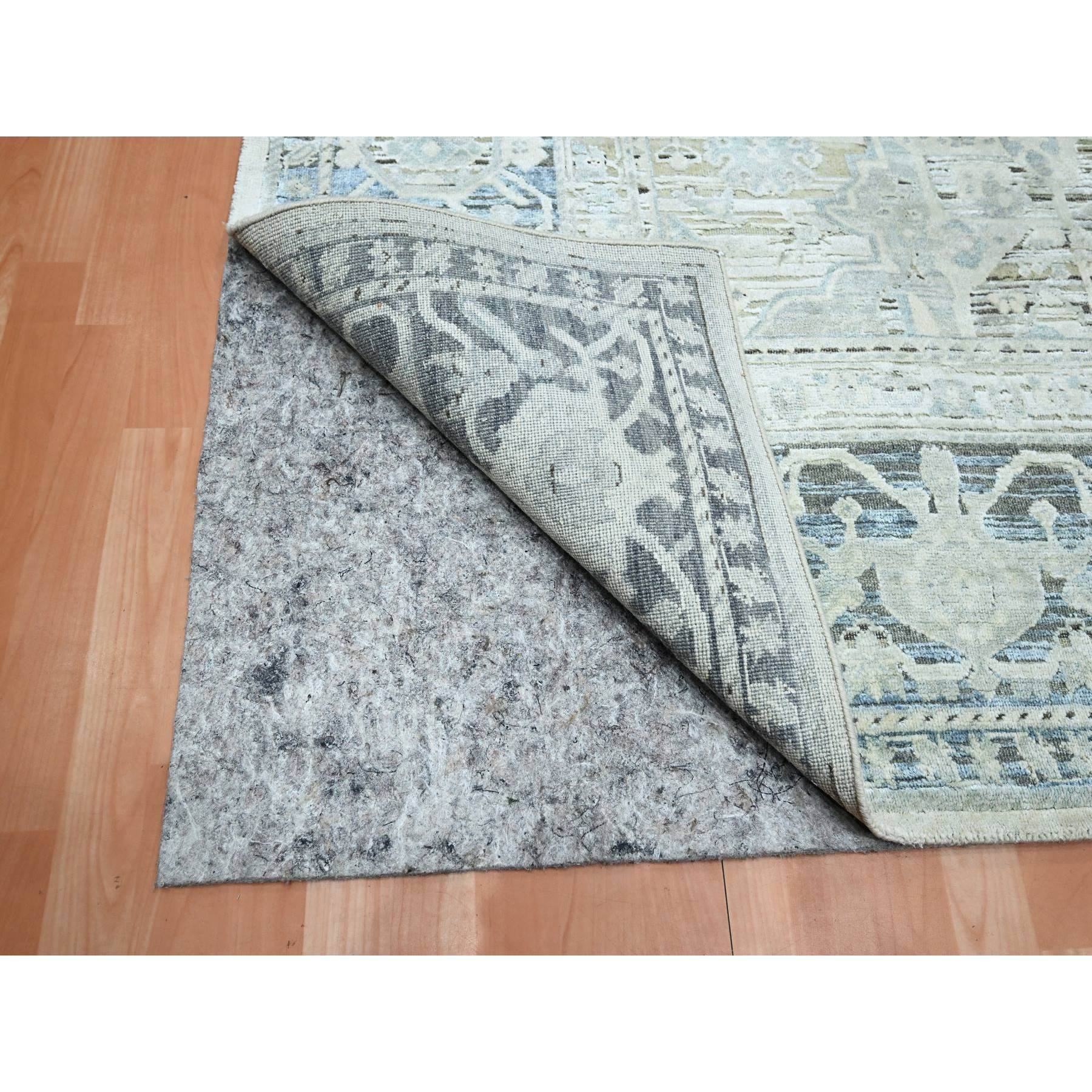 8'x9'10" Misty Gray, Hand Knotted, Oushak Design with Geometric Pattern, Denser Weave, Silk and Oxidized Wool, Oriental Rug Sh75523