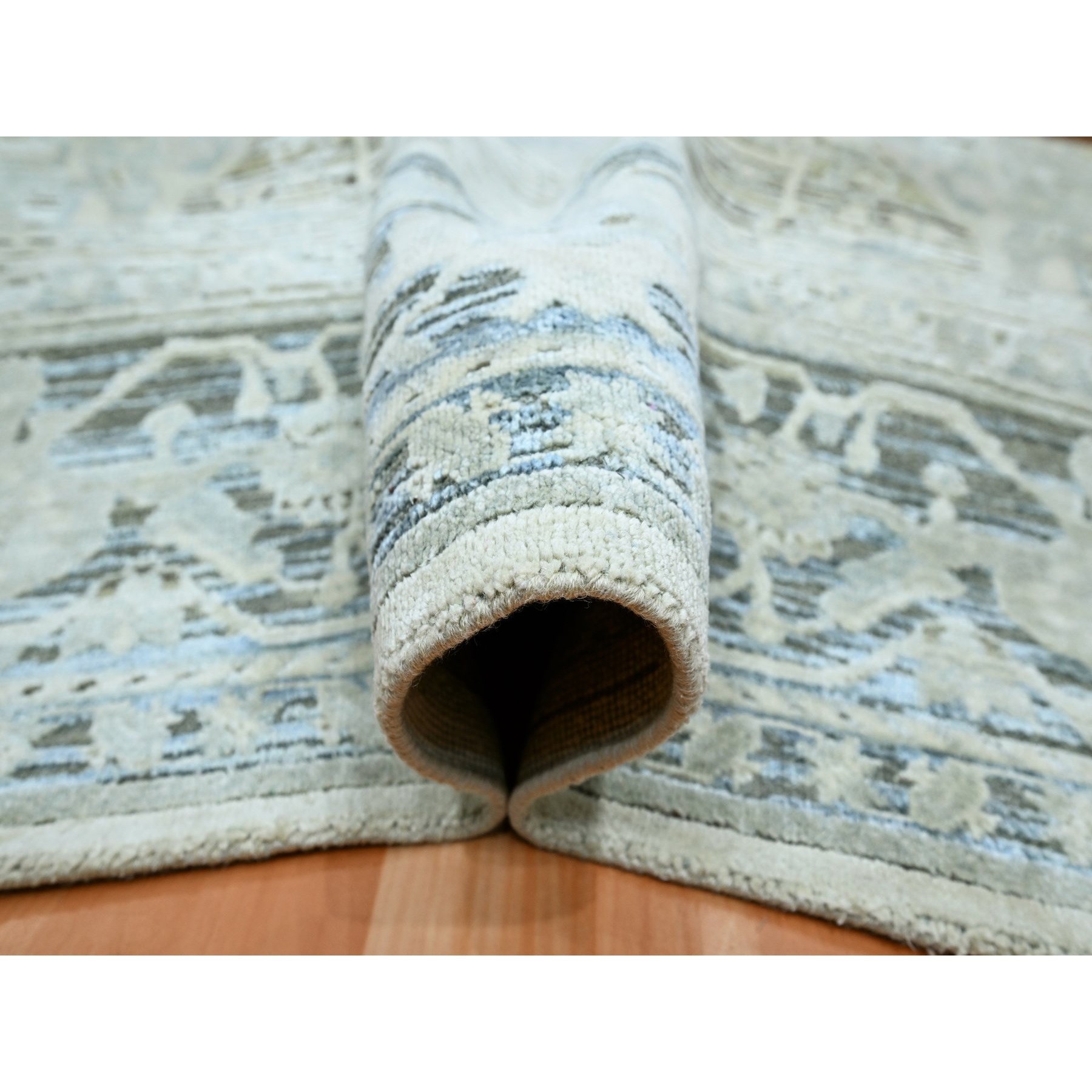 8'x9'10" Misty Gray, Hand Knotted, Oushak Design with Geometric Pattern, Denser Weave, Silk and Oxidized Wool, Oriental Rug Sh75523
