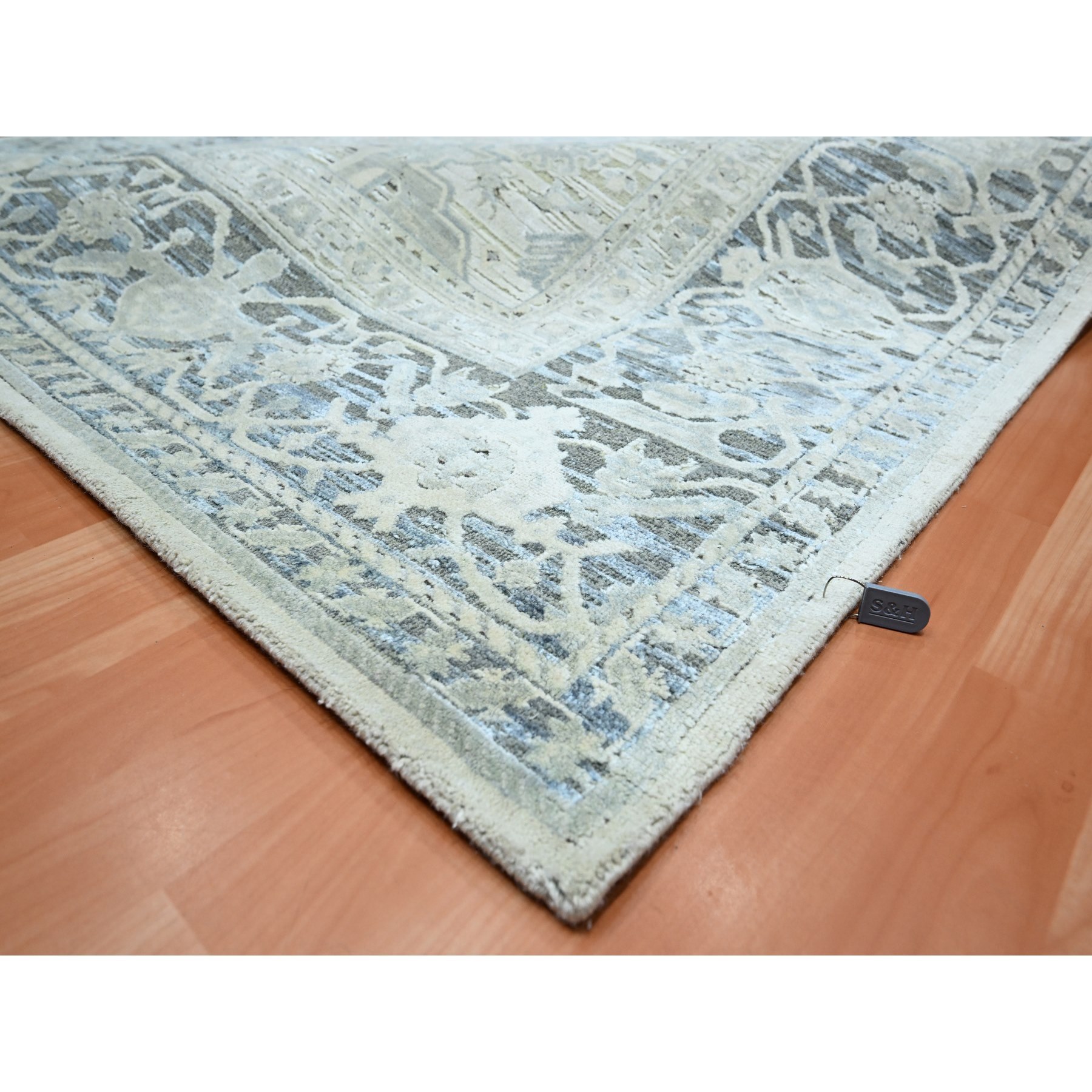 8'x9'10" Misty Gray, Hand Knotted, Oushak Design with Geometric Pattern, Denser Weave, Silk and Oxidized Wool, Oriental Rug Sh75523