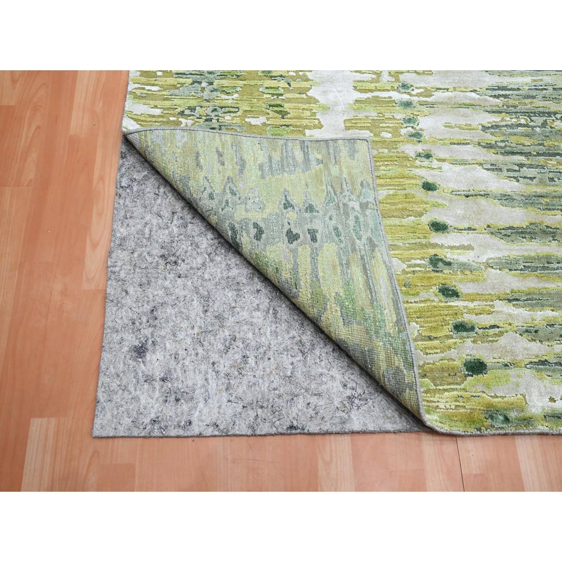 9'x12'2" Shades of Green, Crocodile Safari Design, 100% Silk, Densely Woven, Hand Knotted, Oriental Rug Sh75551