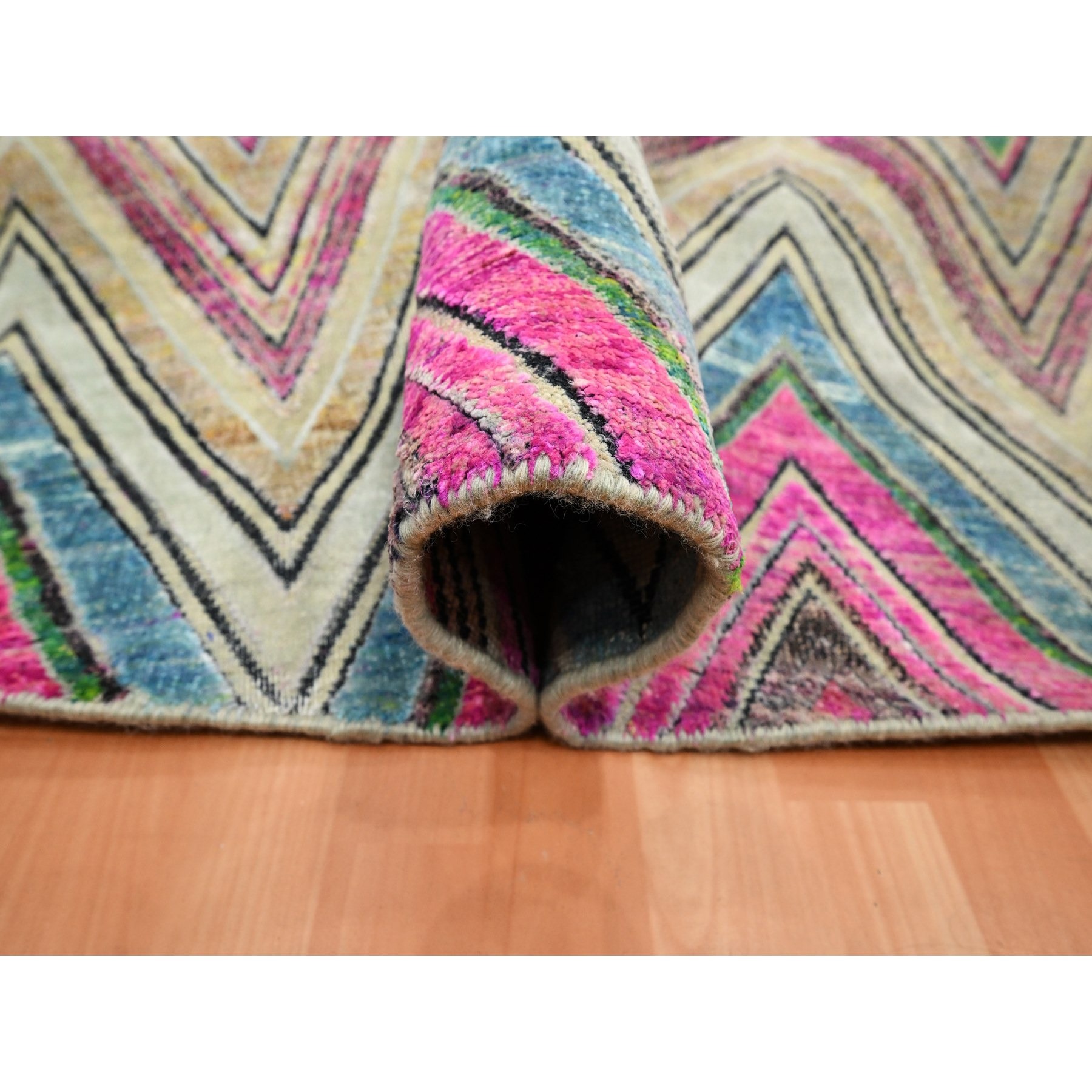 11'9"x11'9" Fuscia Pink, Colorful Chevron Design, Hand Knotted, Sari Silk with Textured Wool, Round, Oriental Rug Sh75567