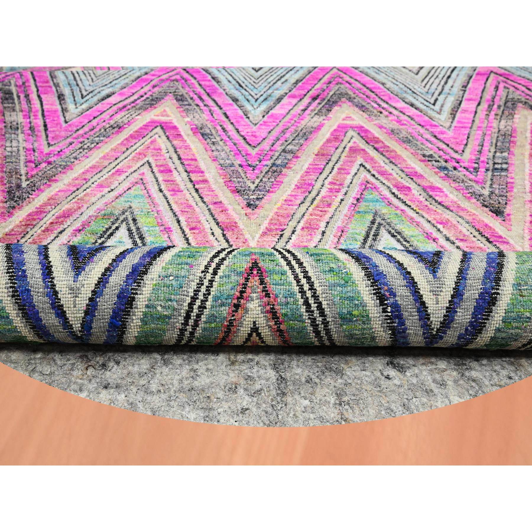 9'10"x9'10" Hot Pink, Colorful Chevron Design, Hand Knotted, Sari Silk with Textured Wool, Round, Oriental Rug Sh75568