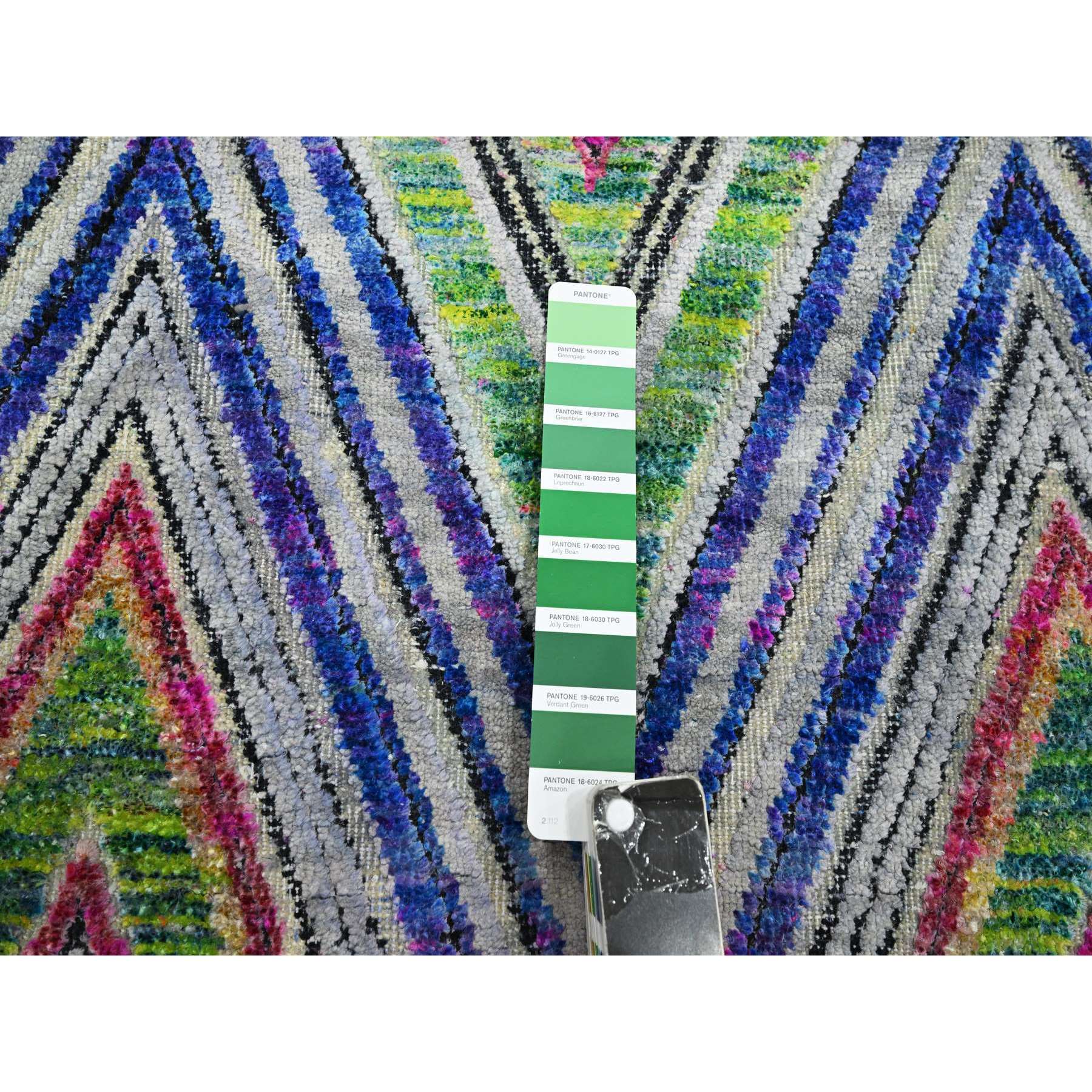 9'10"x9'10" Hot Pink, Colorful Chevron Design, Hand Knotted, Sari Silk with Textured Wool, Round, Oriental Rug Sh75568