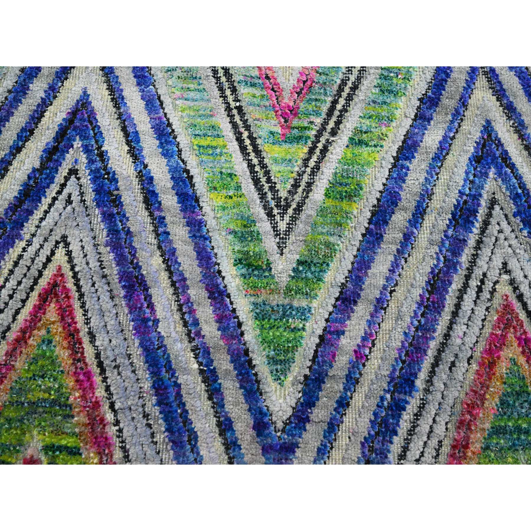 9'10"x9'10" Hot Pink, Colorful Chevron Design, Hand Knotted, Sari Silk with Textured Wool, Round, Oriental Rug Sh75568